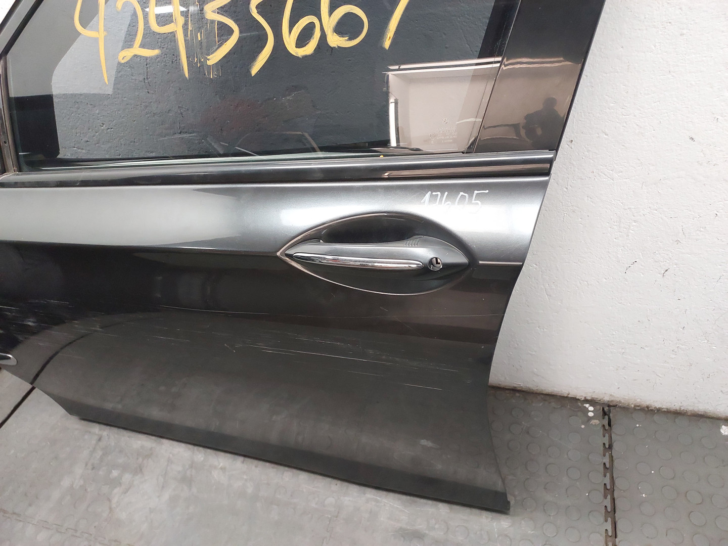 Дверь передняя левая