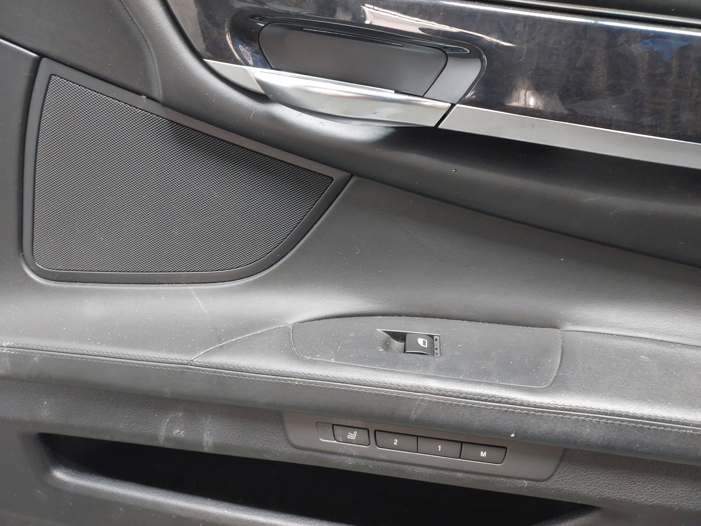 Дверь передняя правая