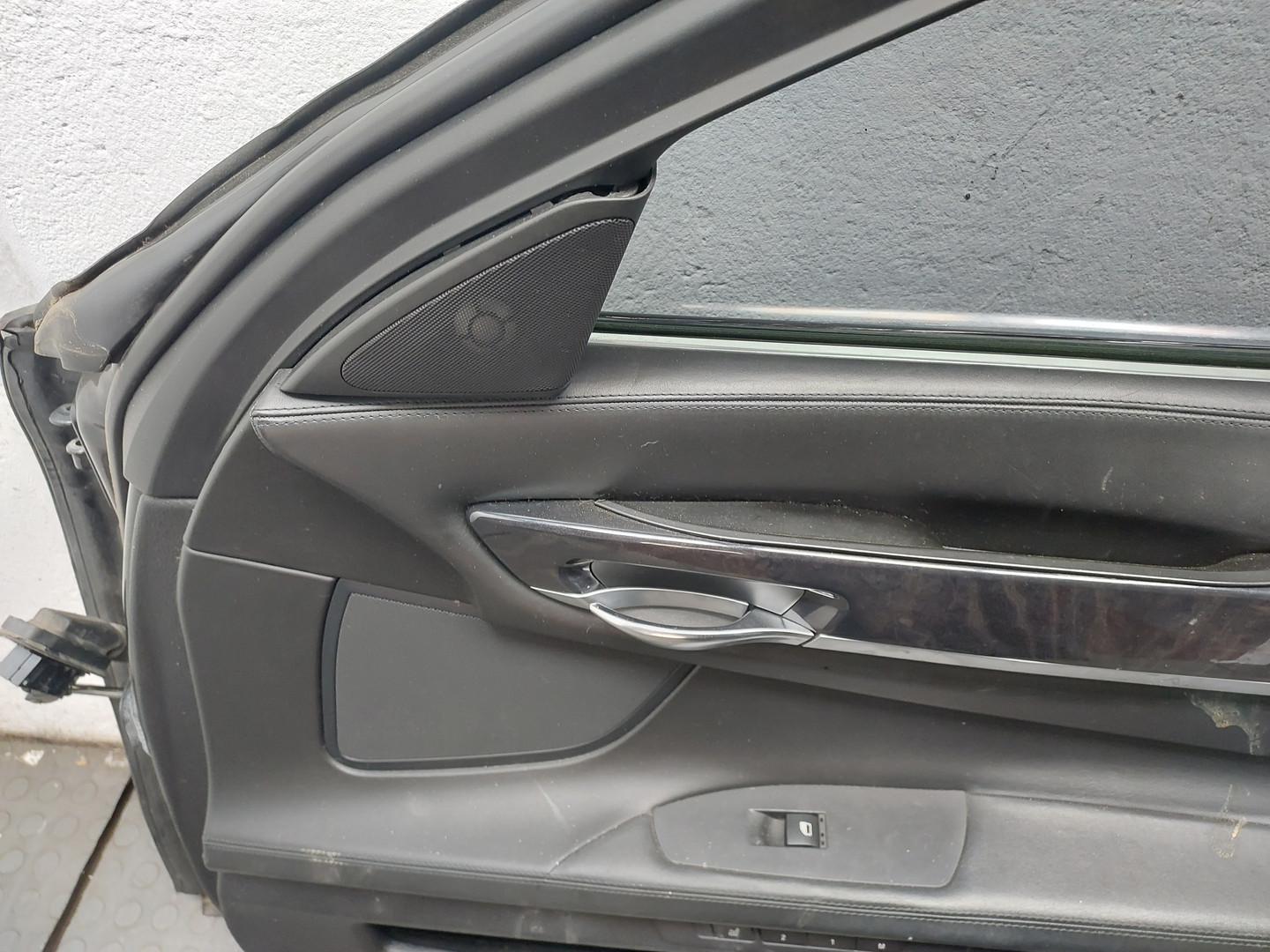 Дверь передняя правая