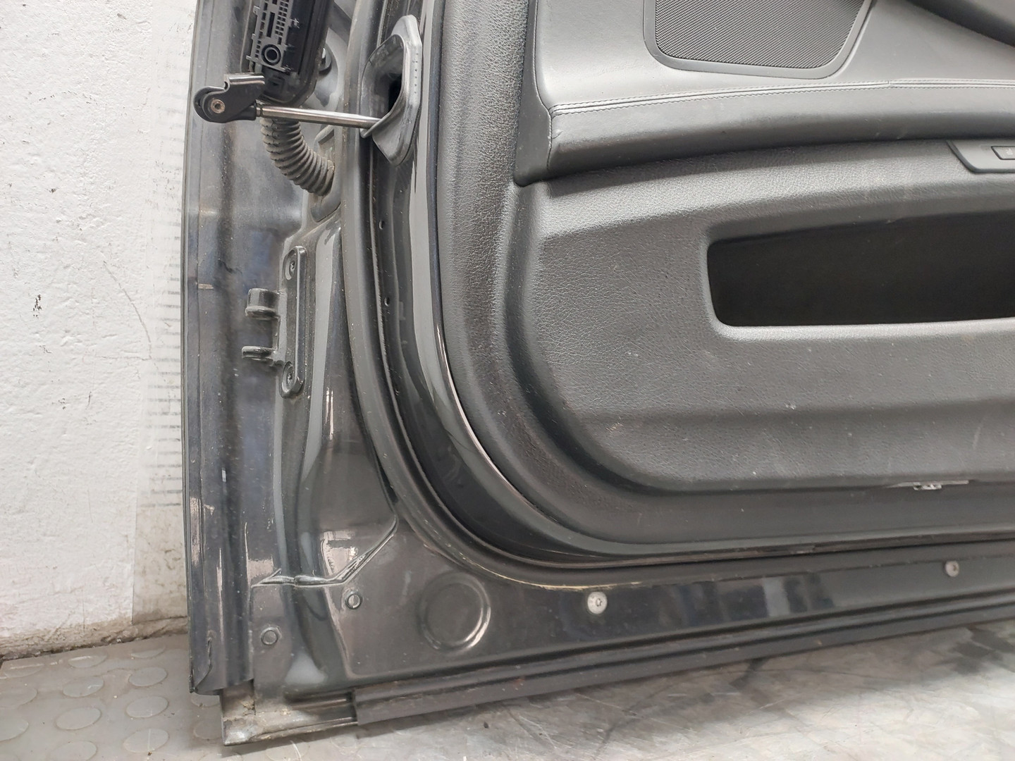 Дверь передняя правая