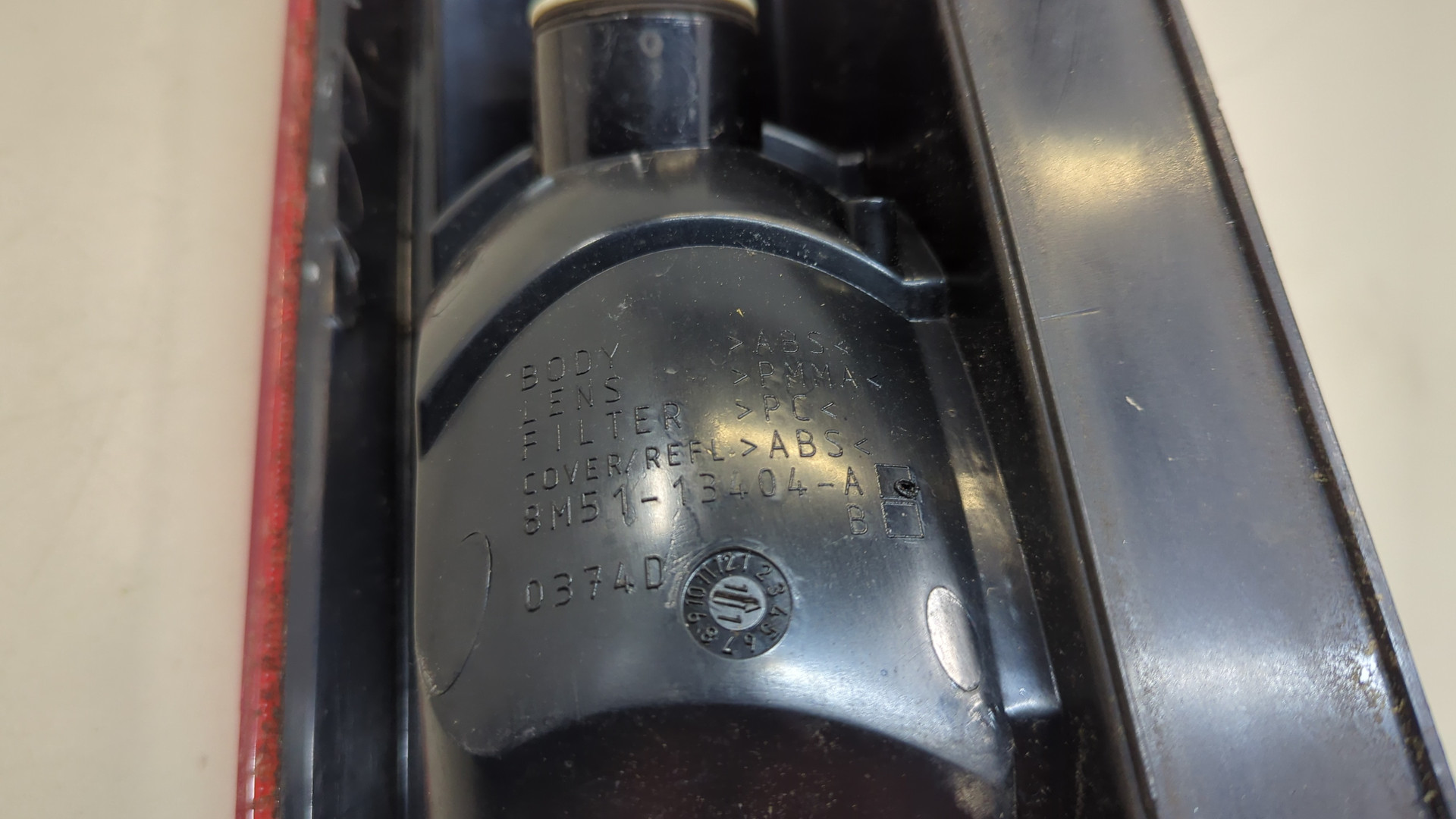 Фонарь задний правый