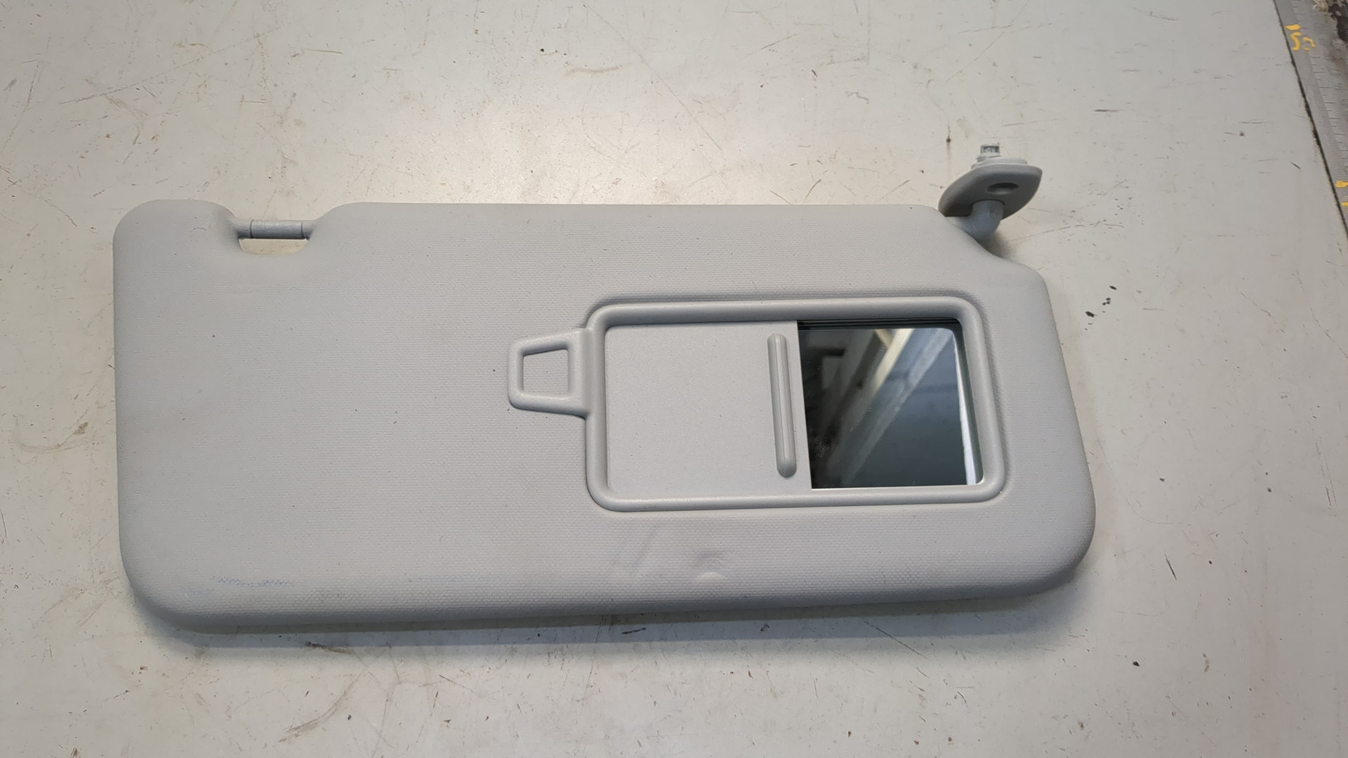 Козырек солнцезащитный