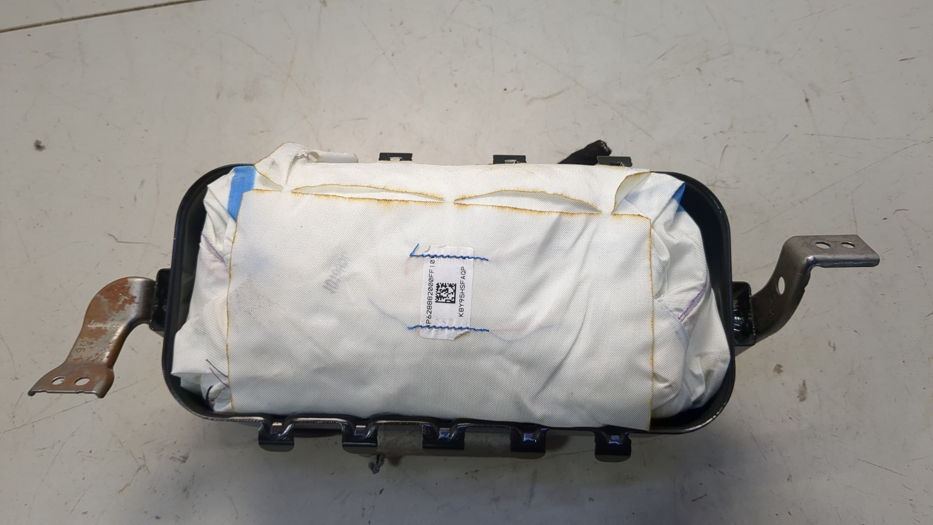 Подушка безопасности пассажирская (в торпедо)