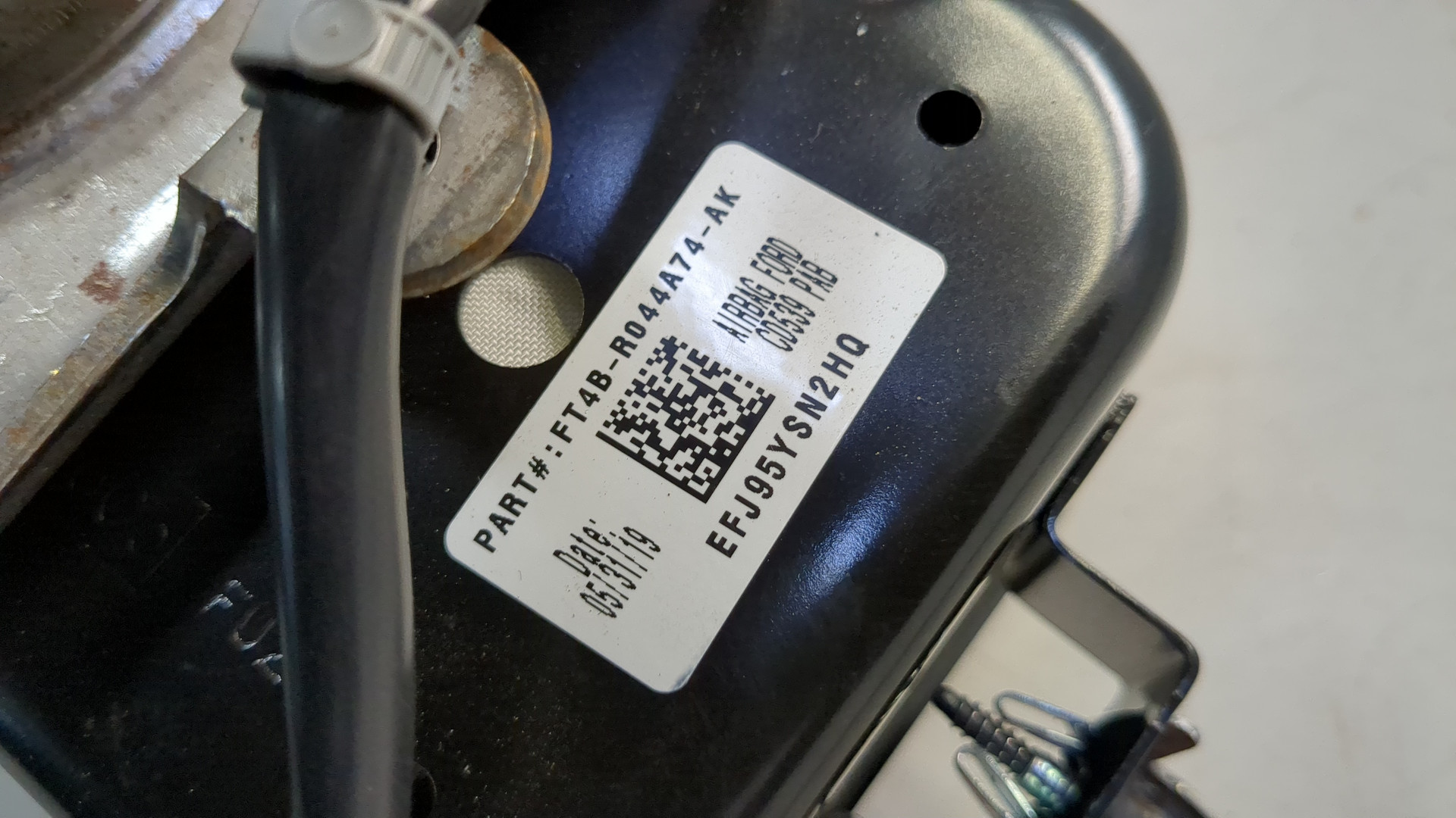 Подушка безопасности пассажирская (в торпедо)