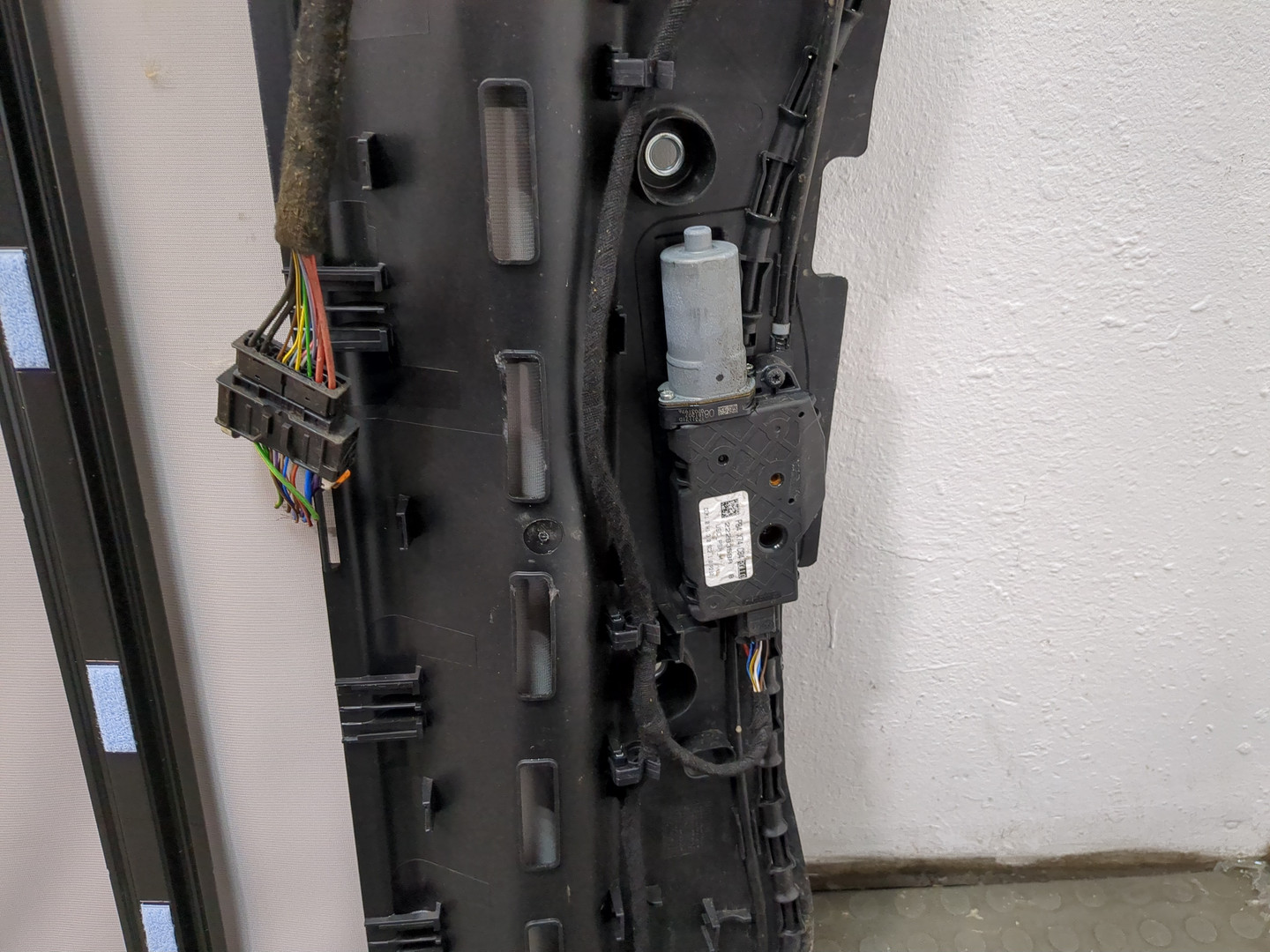 Люк в сборе электрический