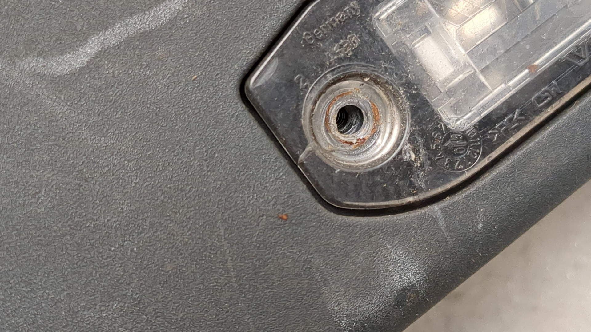 Фонарь подсветки номера