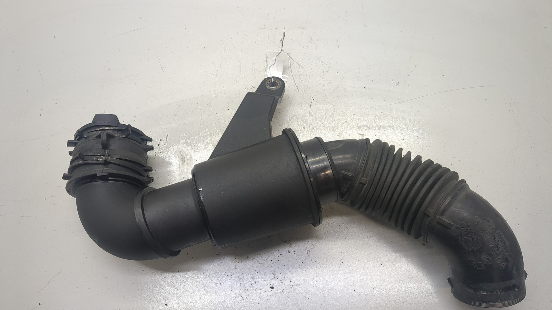 Патрубок воздушного фильтра