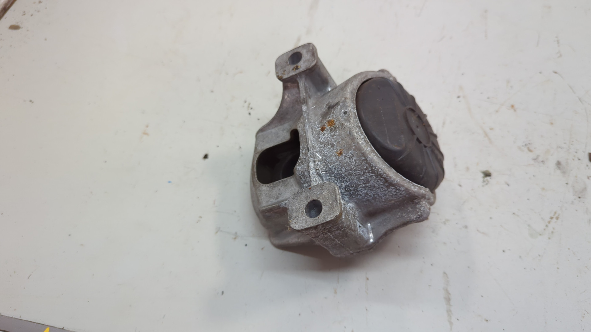 Опора двигателя