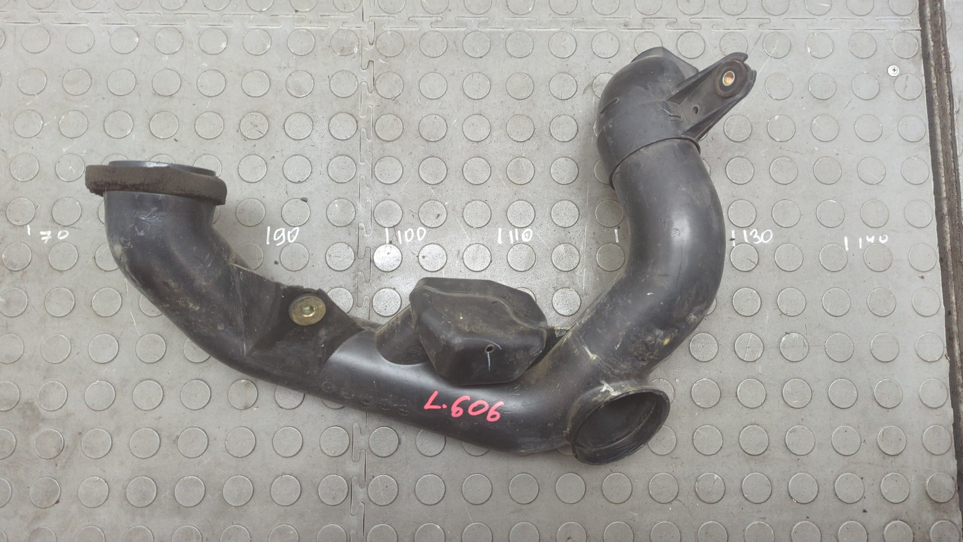 Патрубок воздушного фильтра