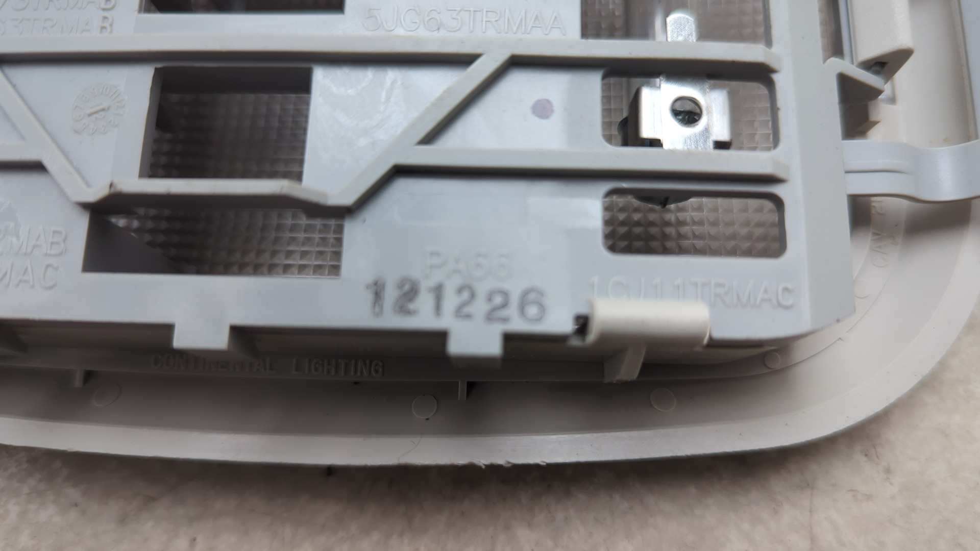 Плафон салонный