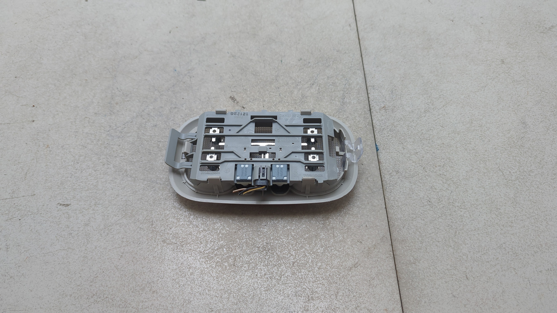 Плафон салонный