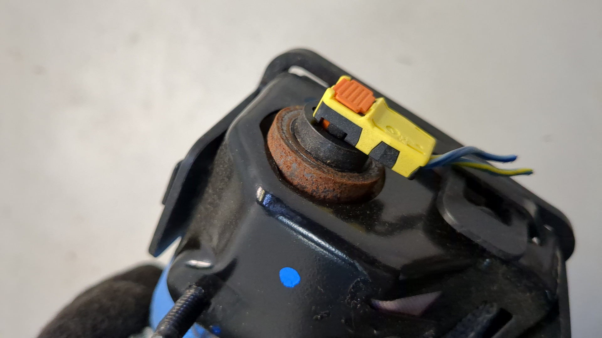 Подушка безопасности нижняя (для колен)