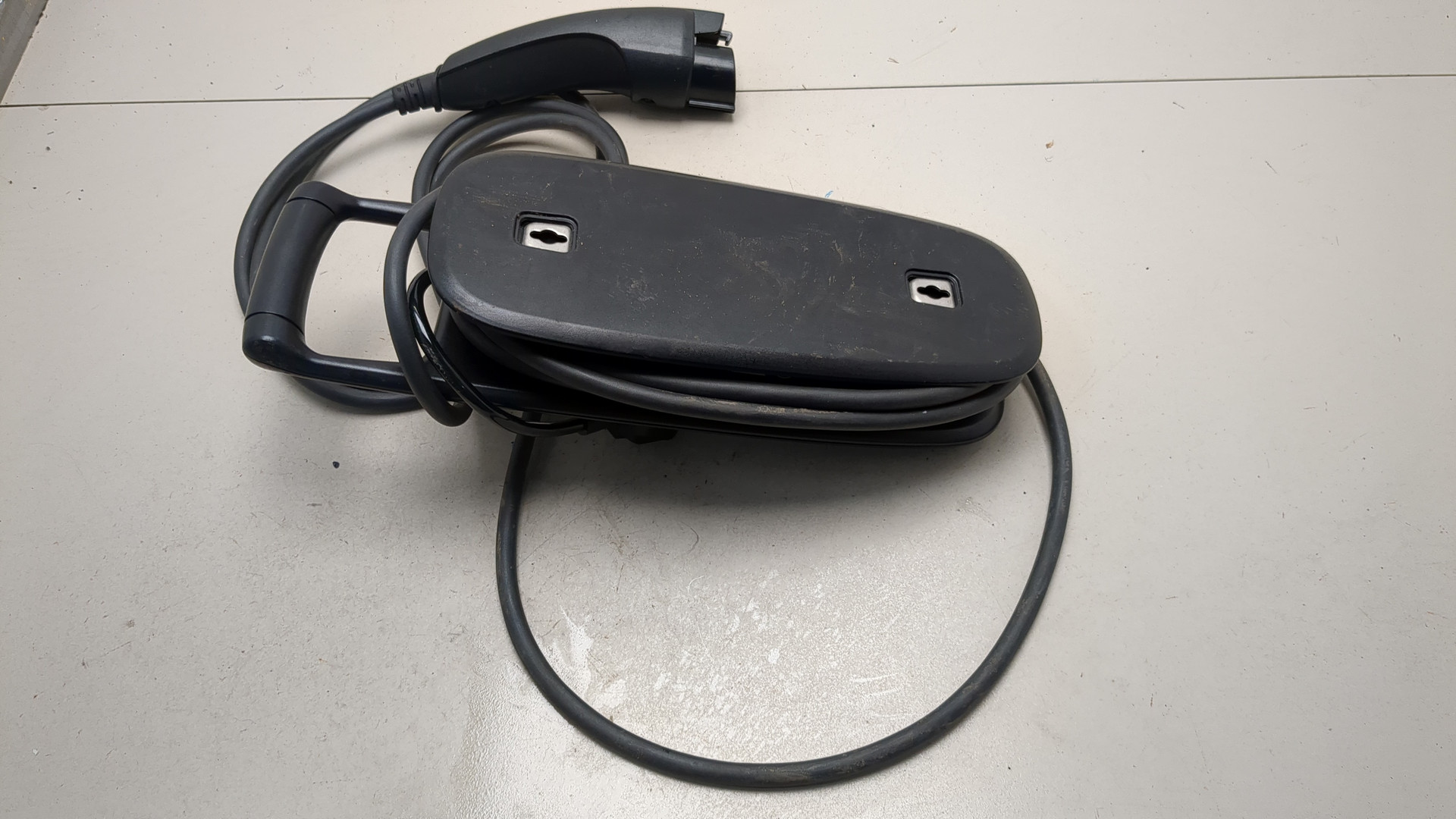 Зарядное устройство (кабель зарядный)