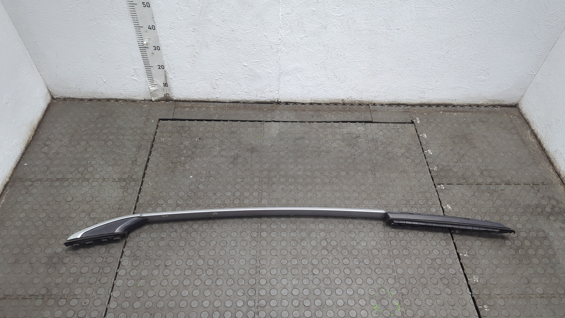 Рейлинг (релинг) правый (планка на крышу)