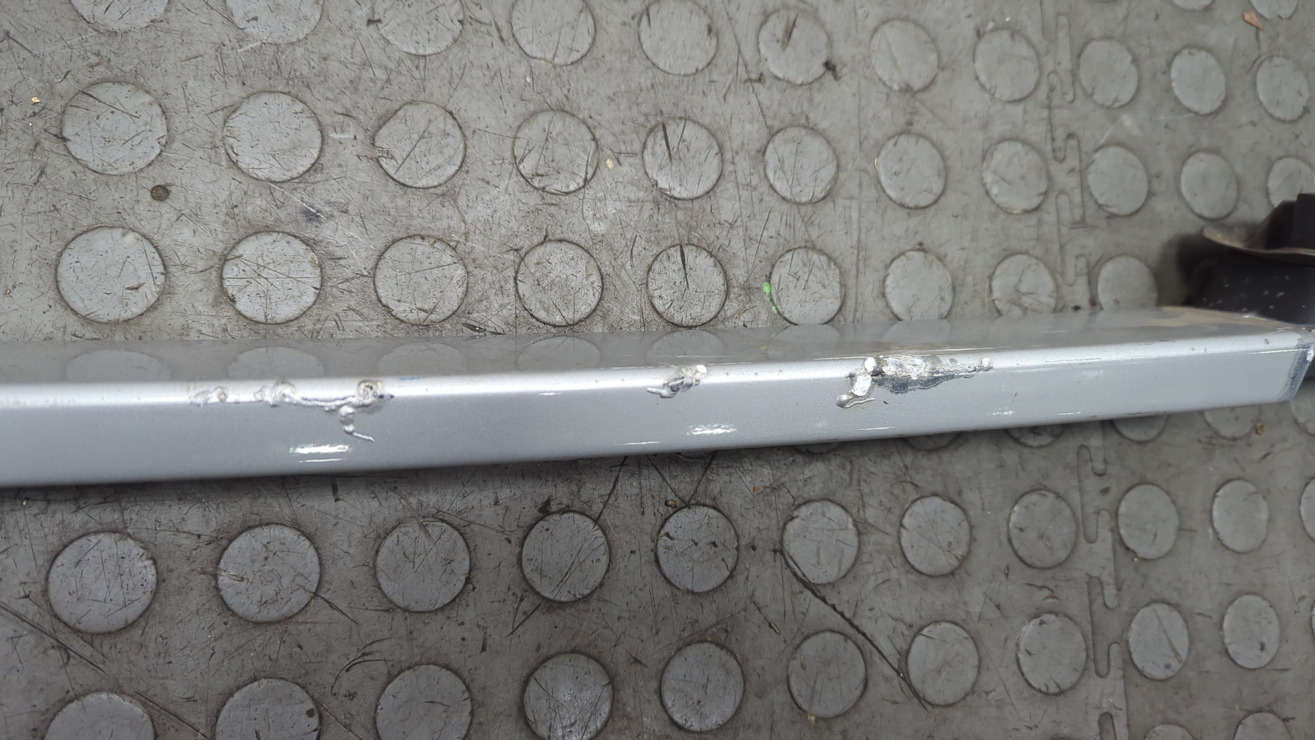 Рейлинг (релинг) правый (планка на крышу)