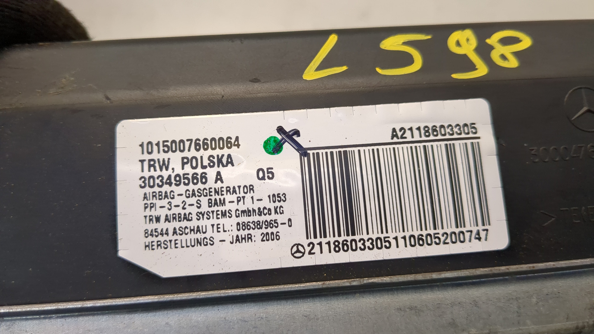 Подушка безопасности пассажирская (в торпедо)