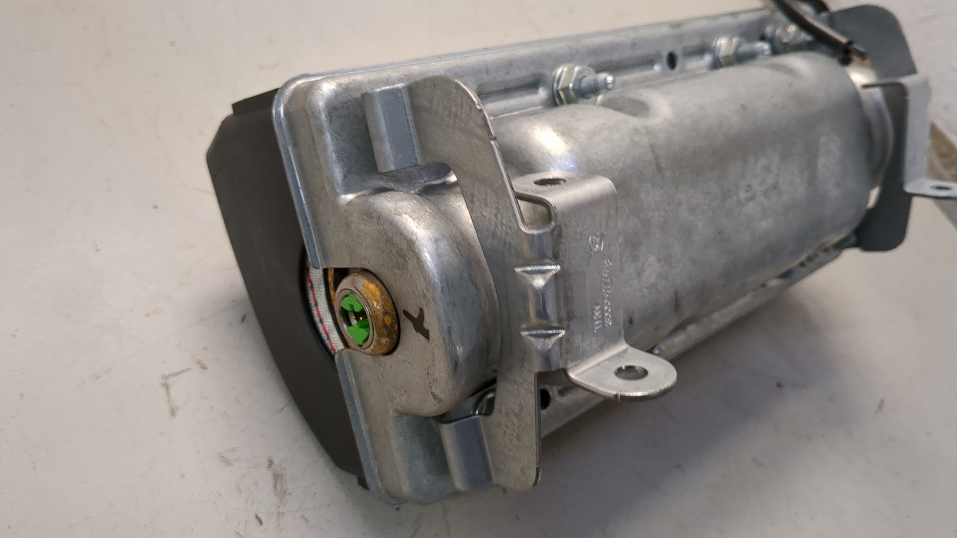 Подушка безопасности пассажирская (в торпедо)