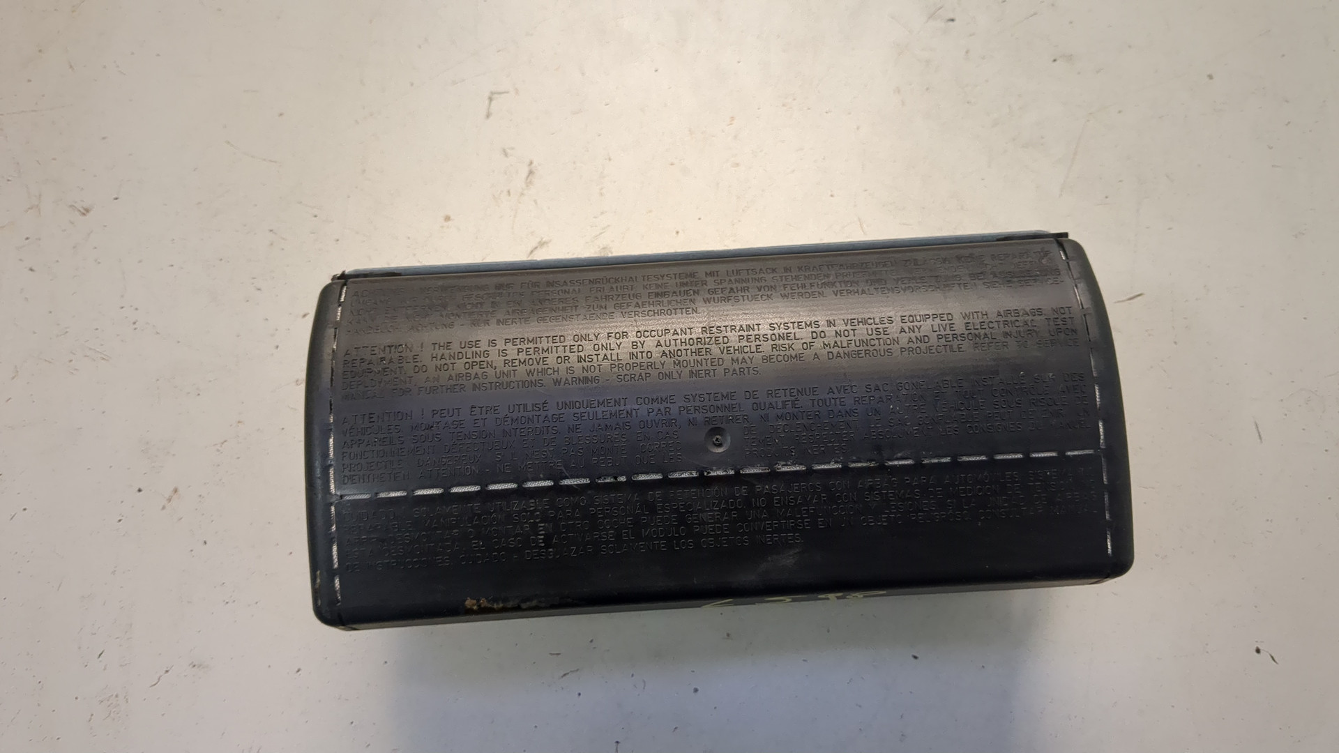 Подушка безопасности пассажирская (в торпедо)