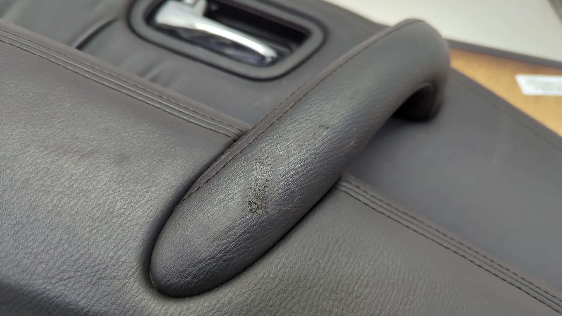 Обшивка двери задней левой