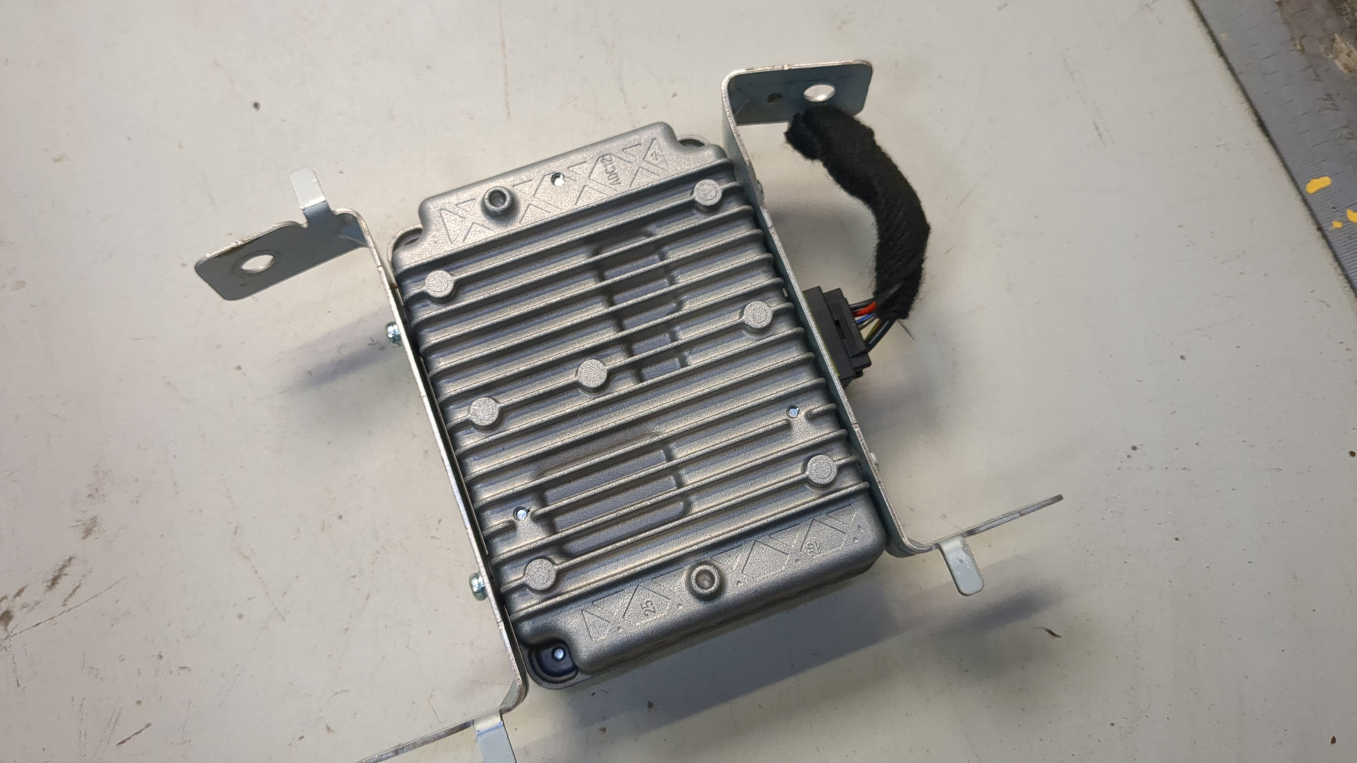 Преобразователь напряжения (адаптер)