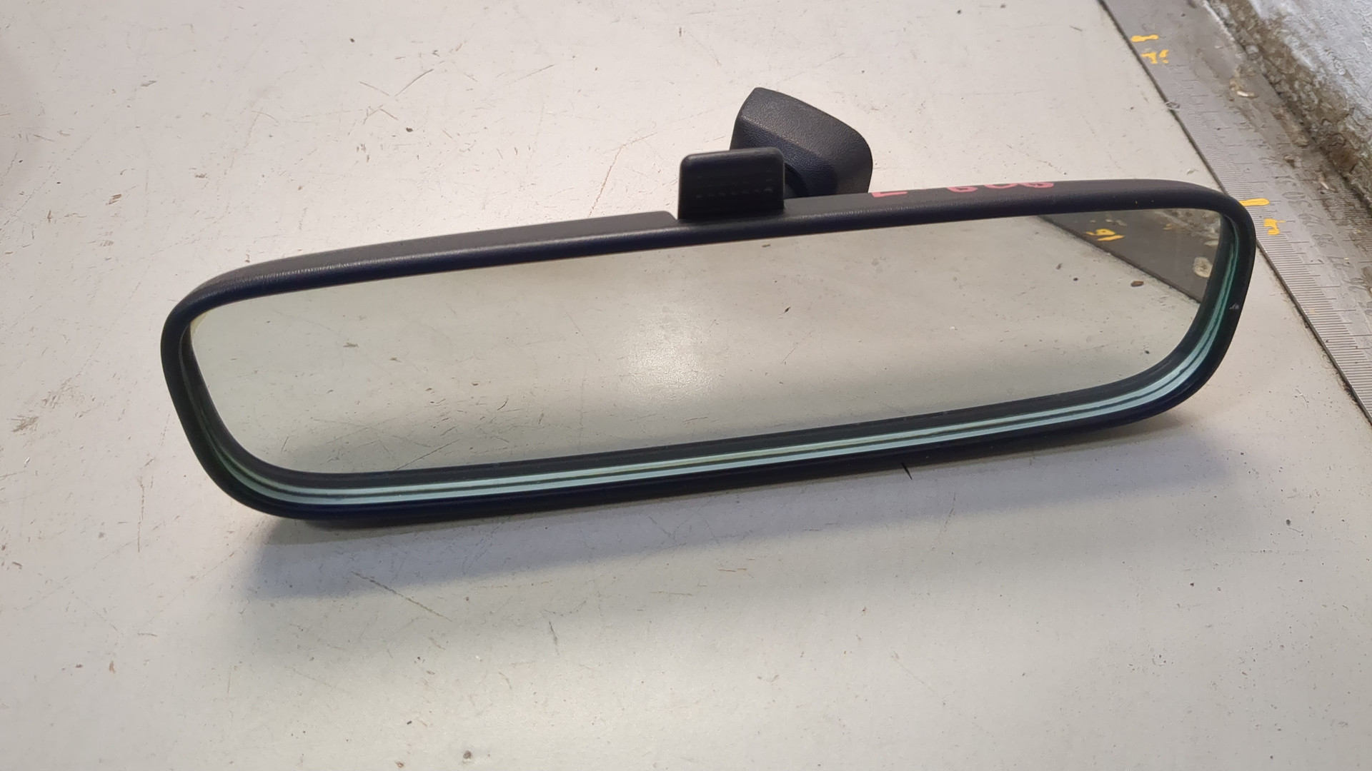 Зеркало заднего вида