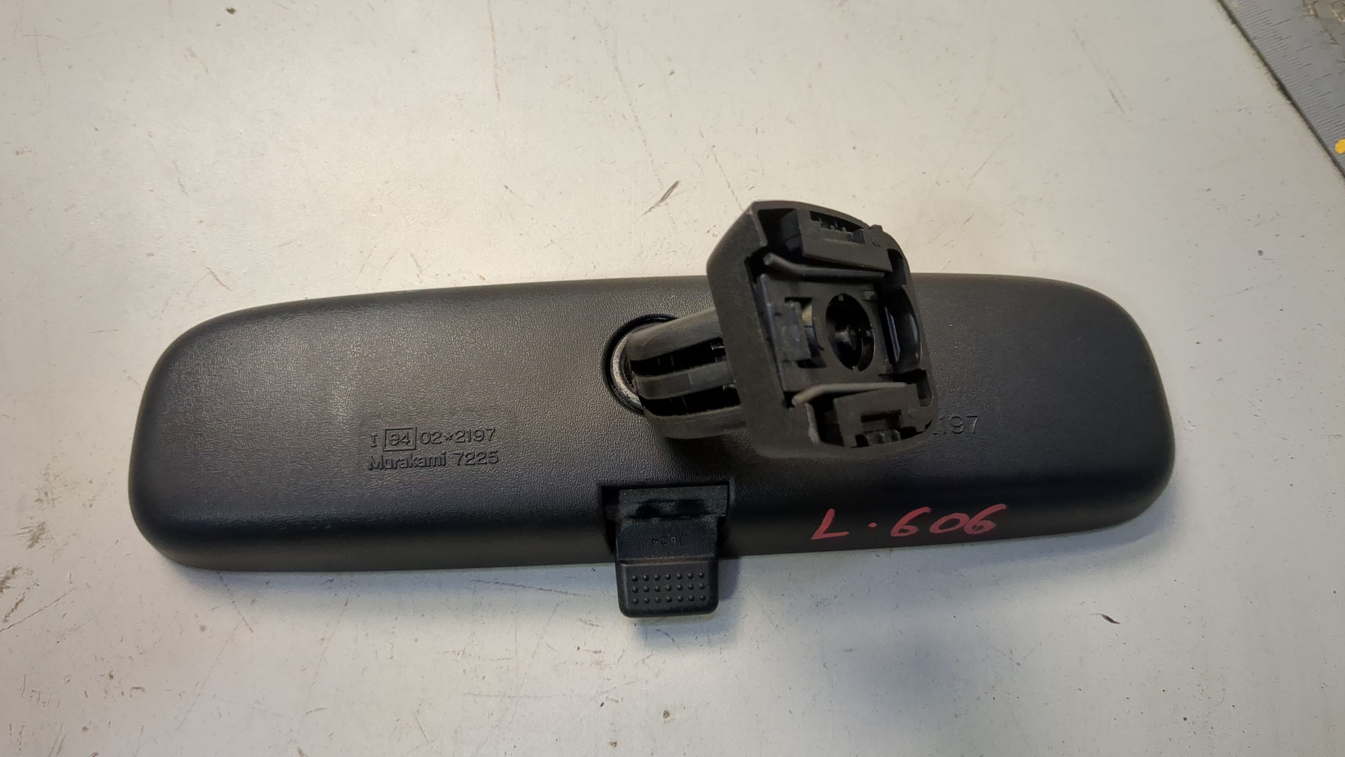 Зеркало заднего вида