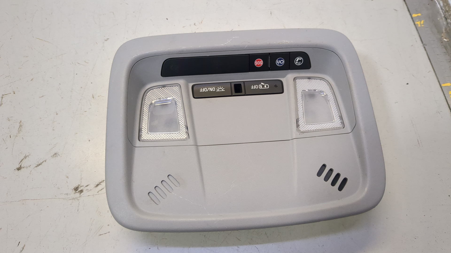 Плафон салонный