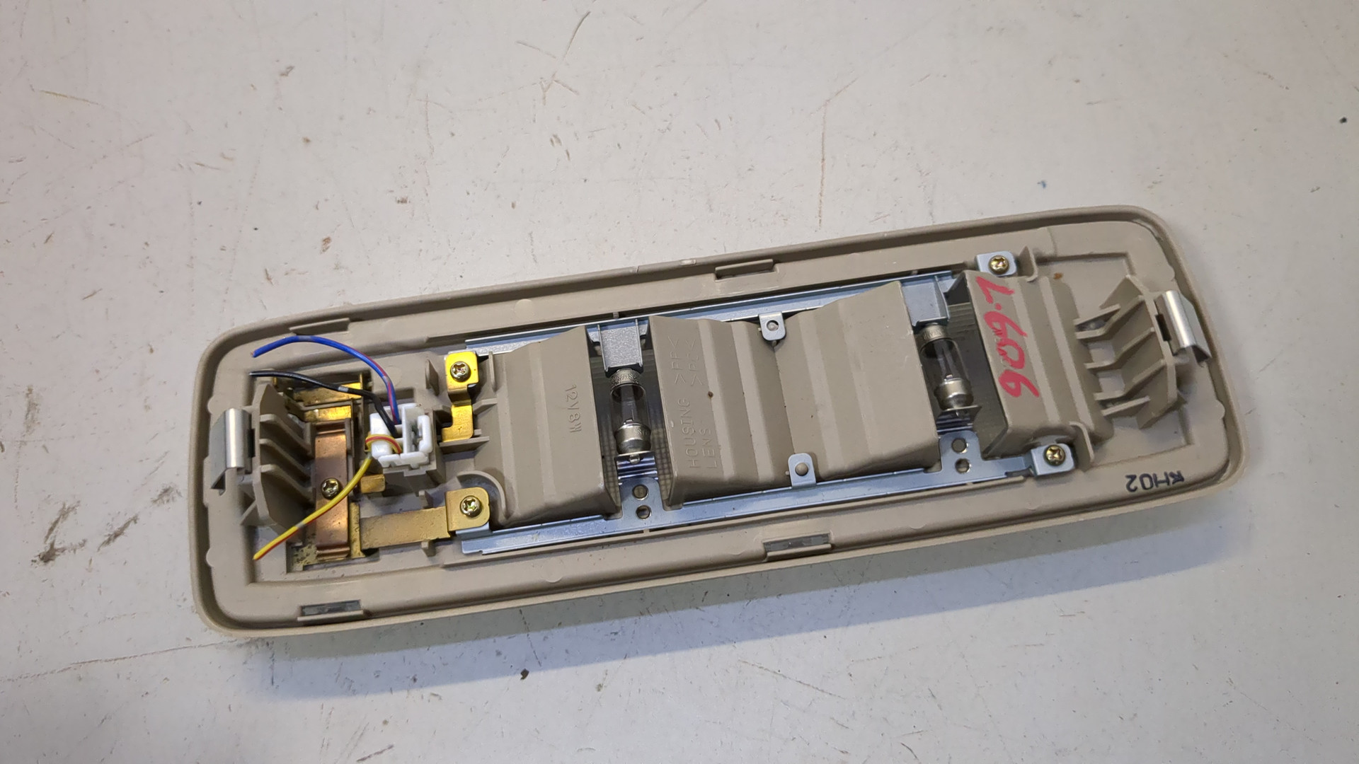 Плафон салонный