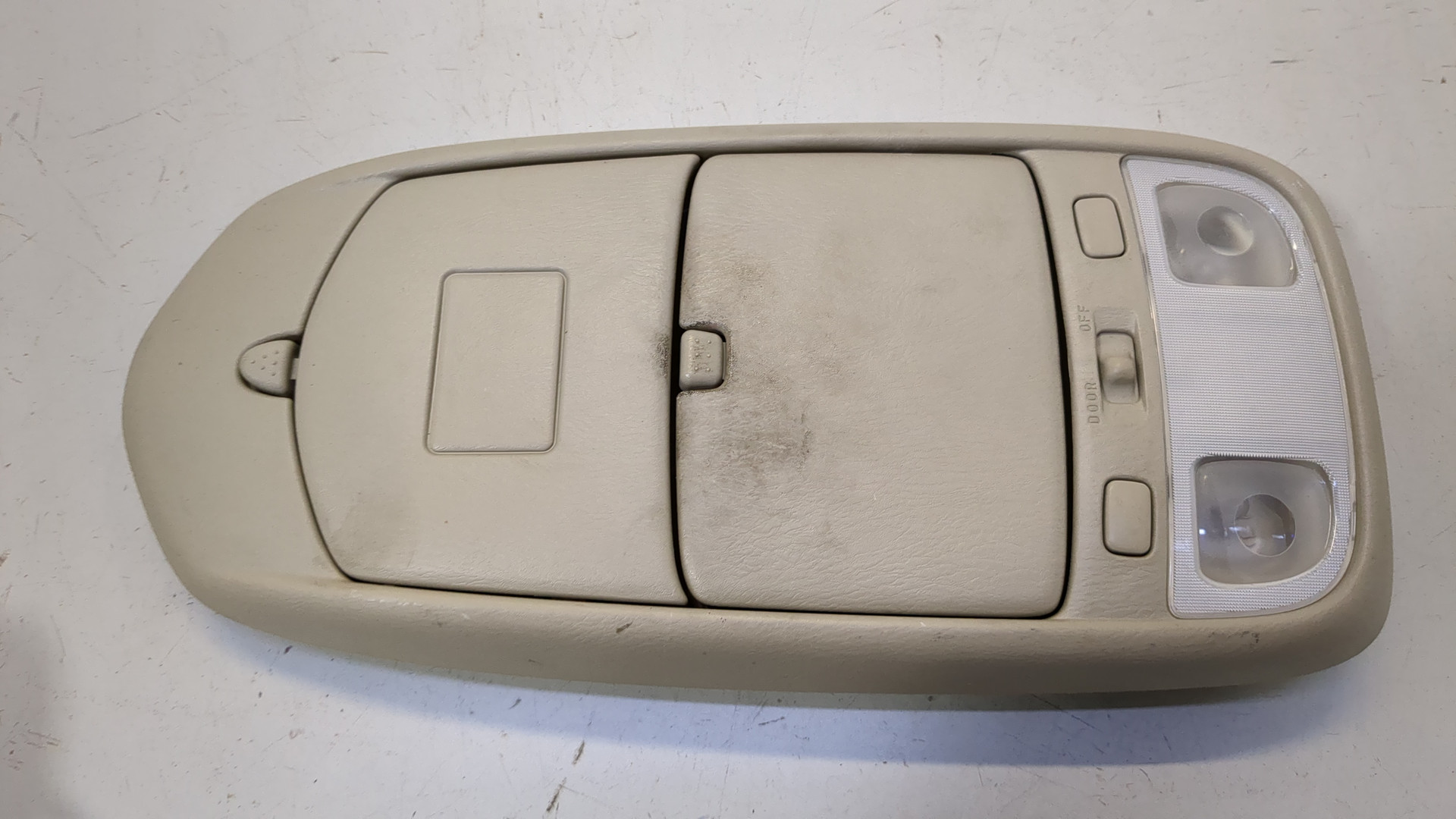 Плафон салонный