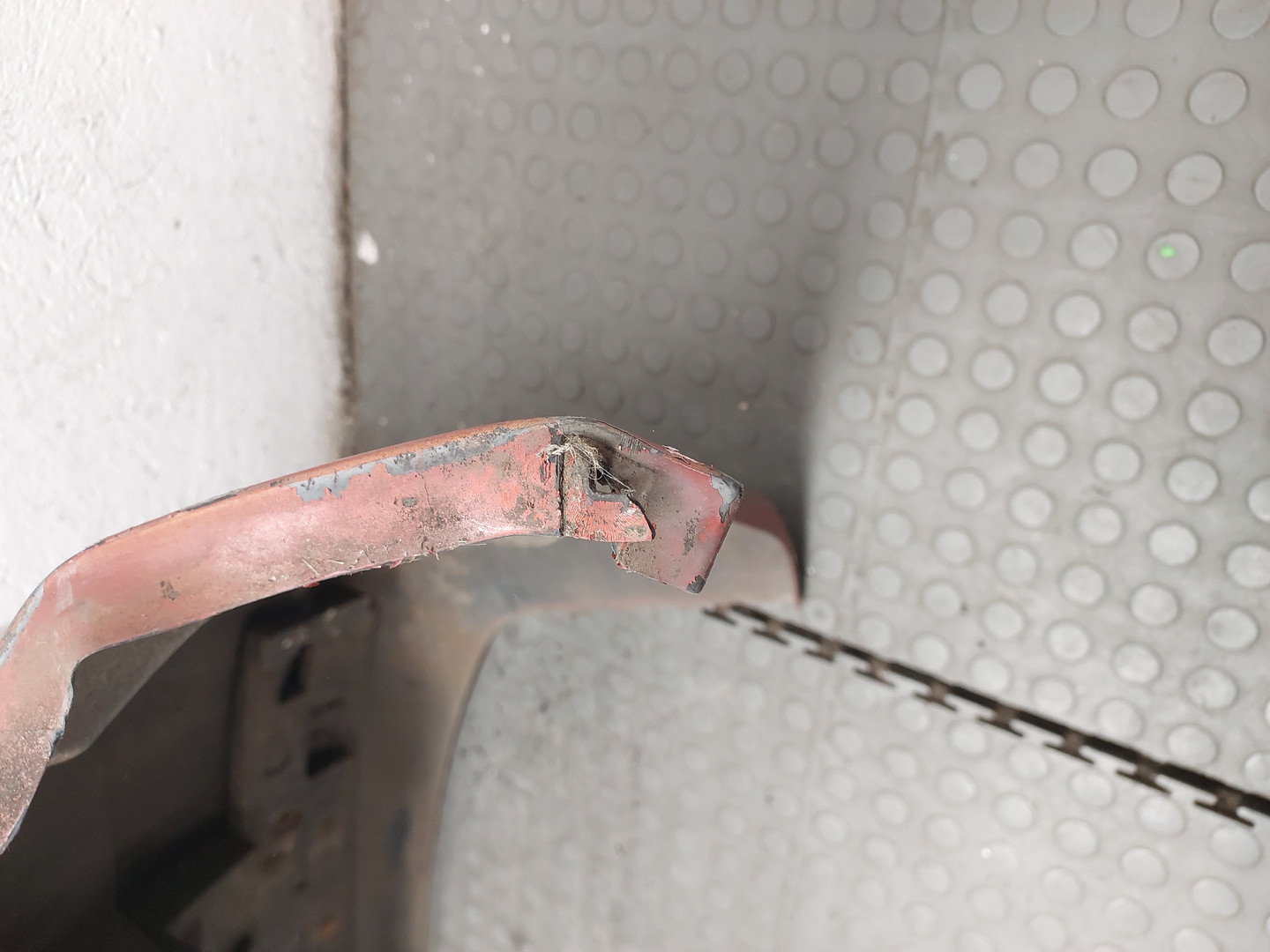 Бампер задний