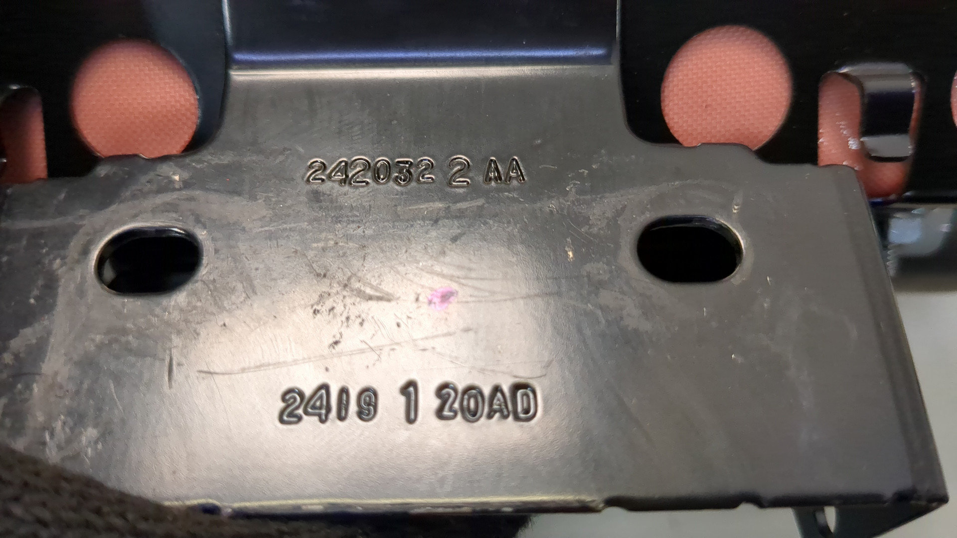 Подушка безопасности пассажирская (в торпедо)