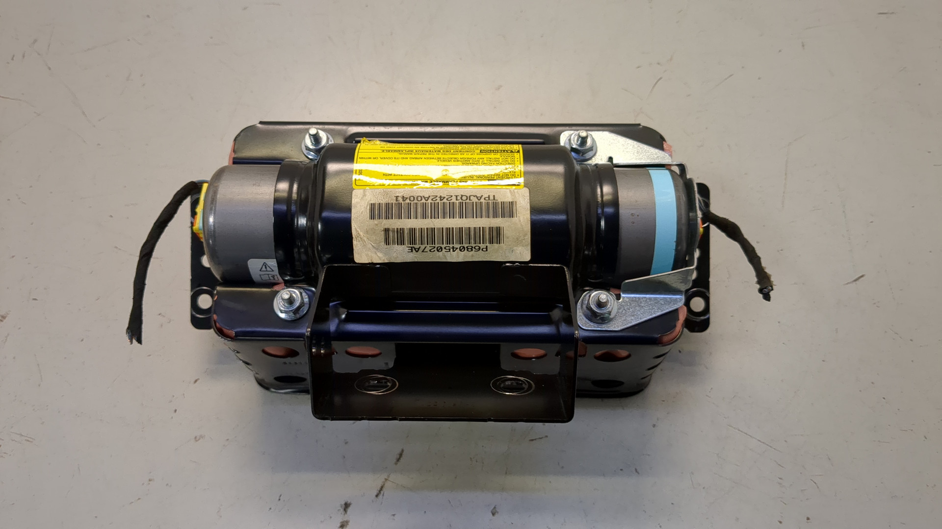 Подушка безопасности пассажирская (в торпедо)