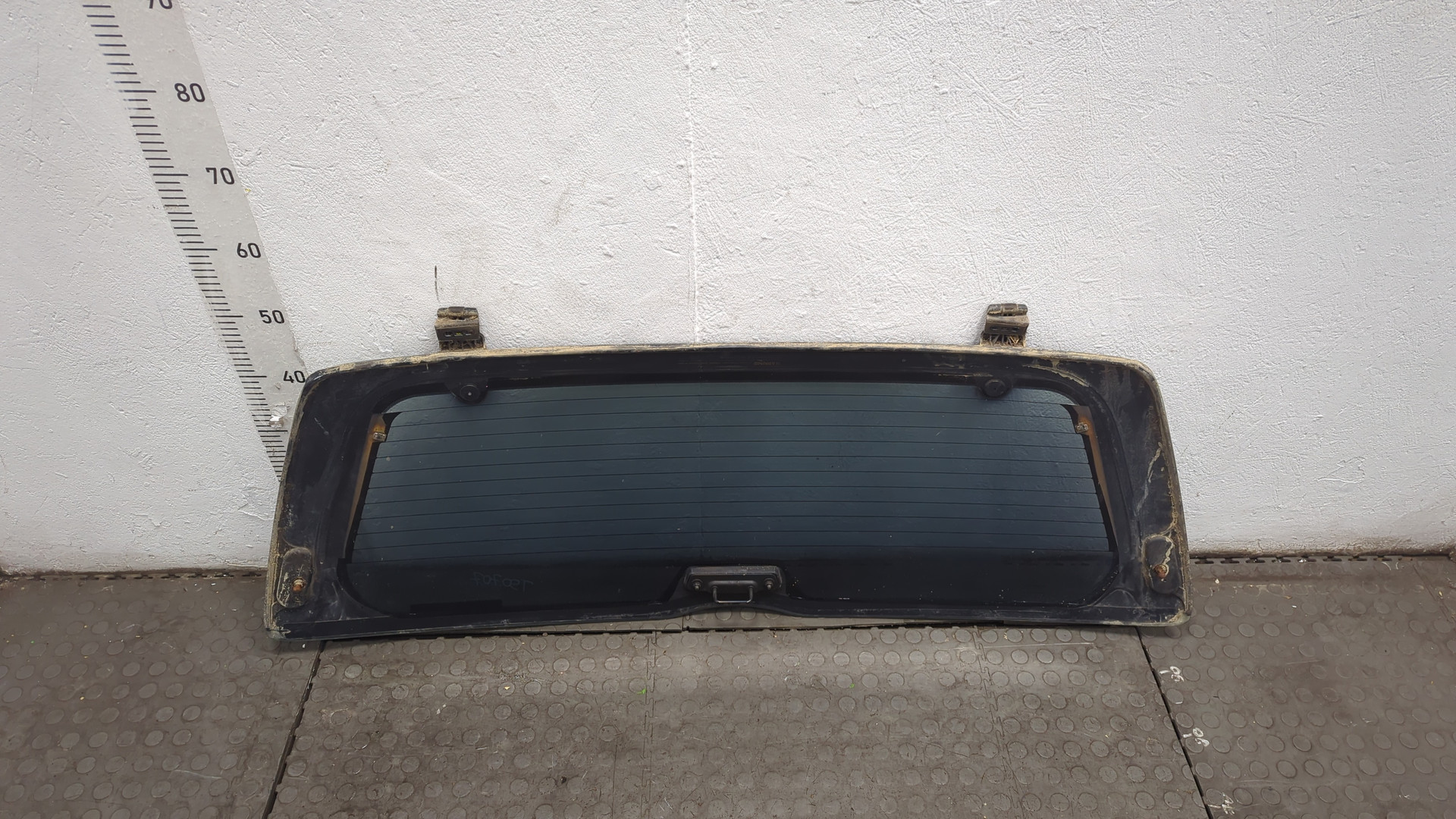 Стекло заднее