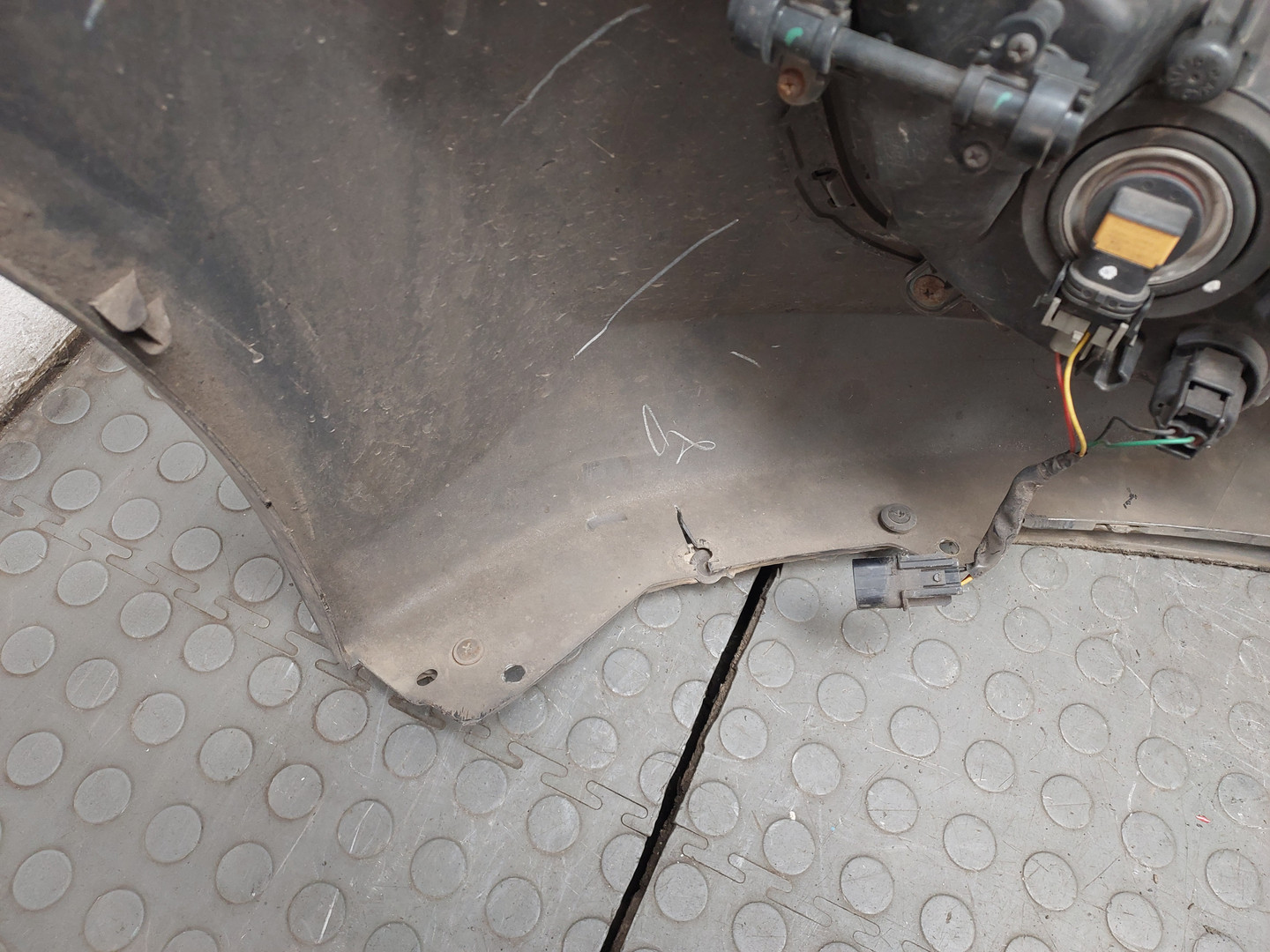 Бампер передний