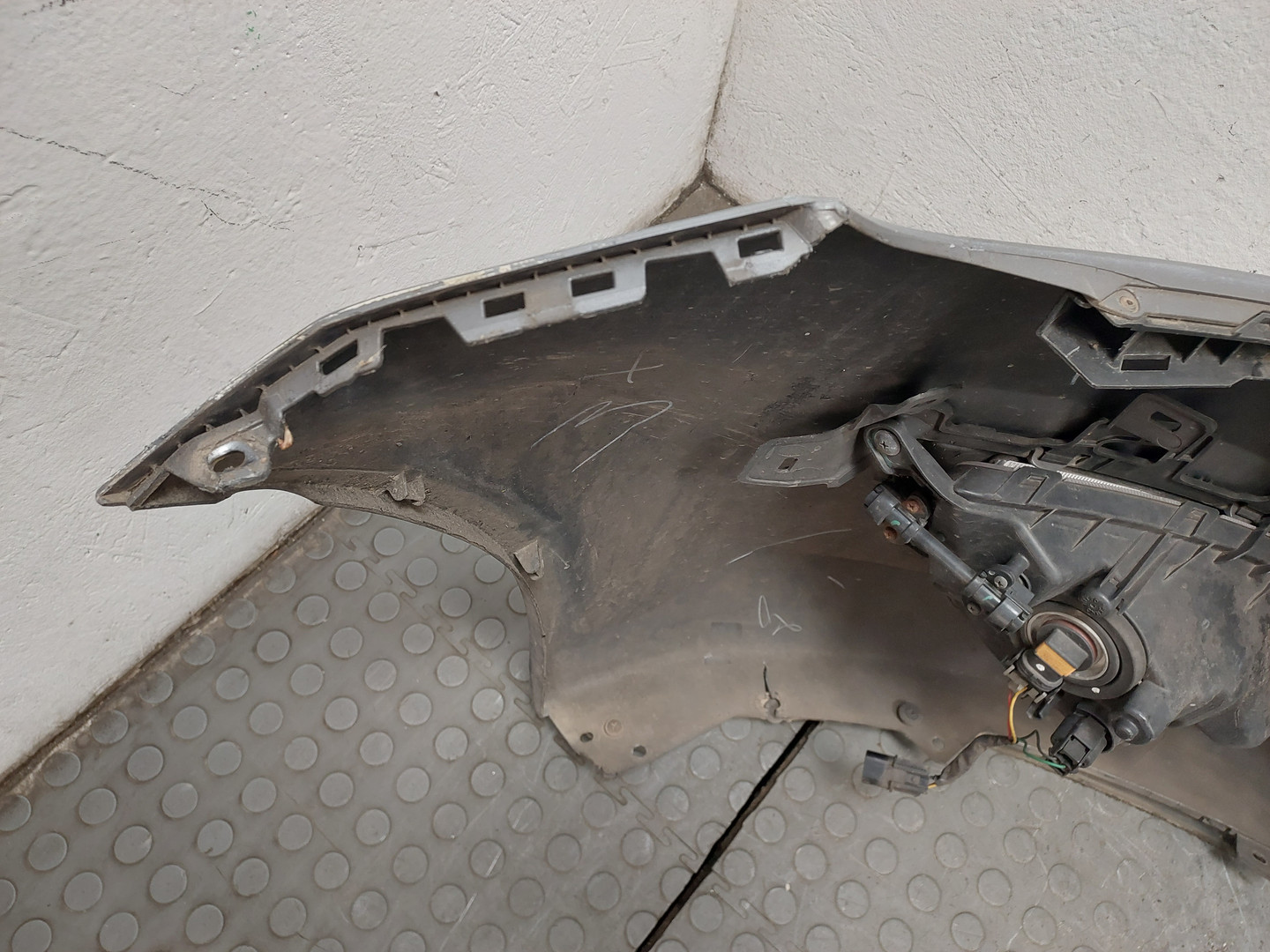 Бампер передний