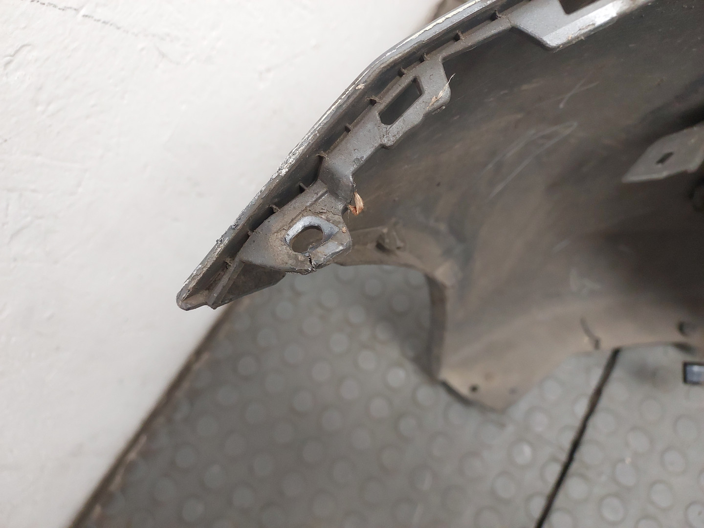 Бампер передний