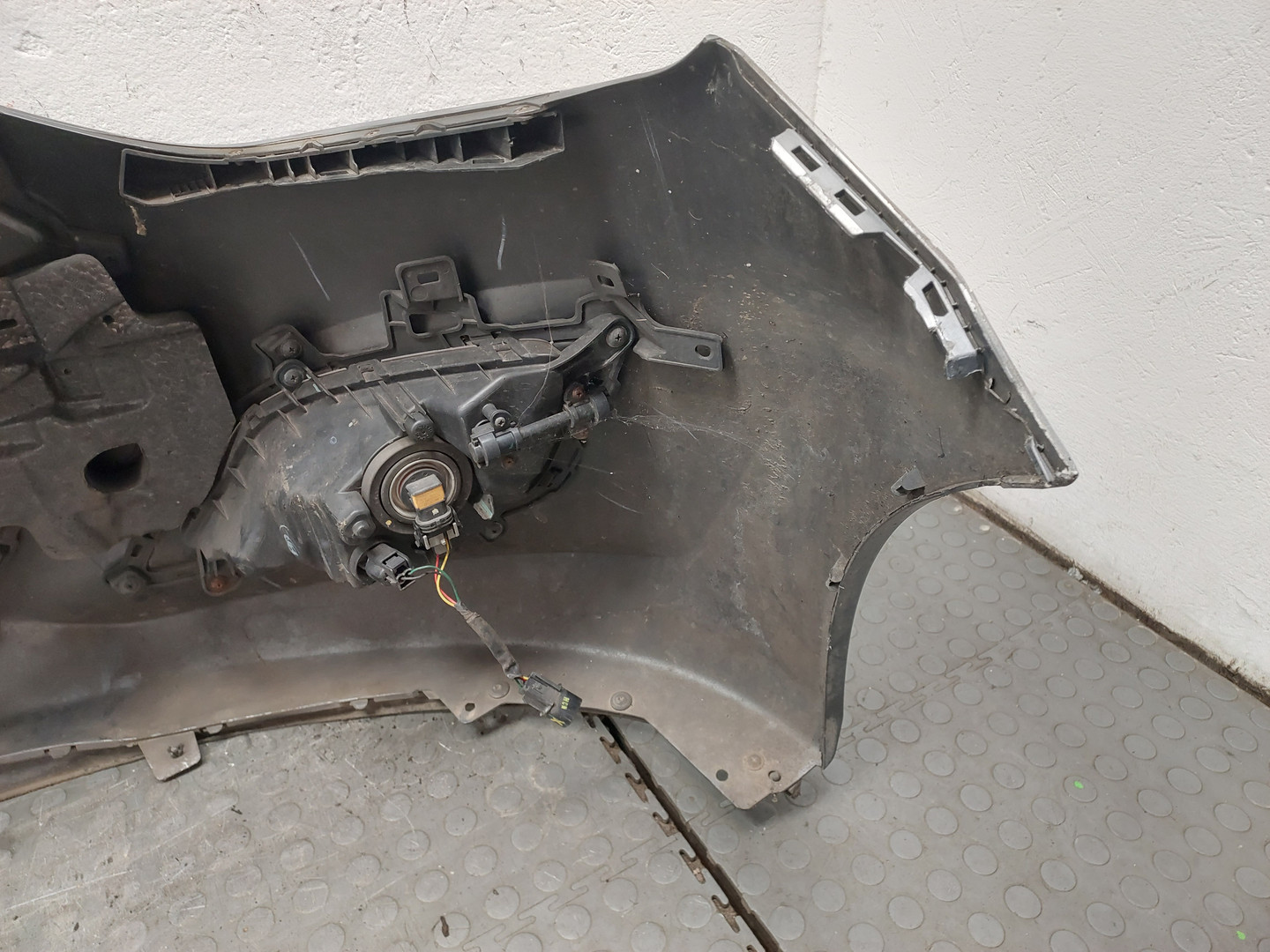 Бампер передний