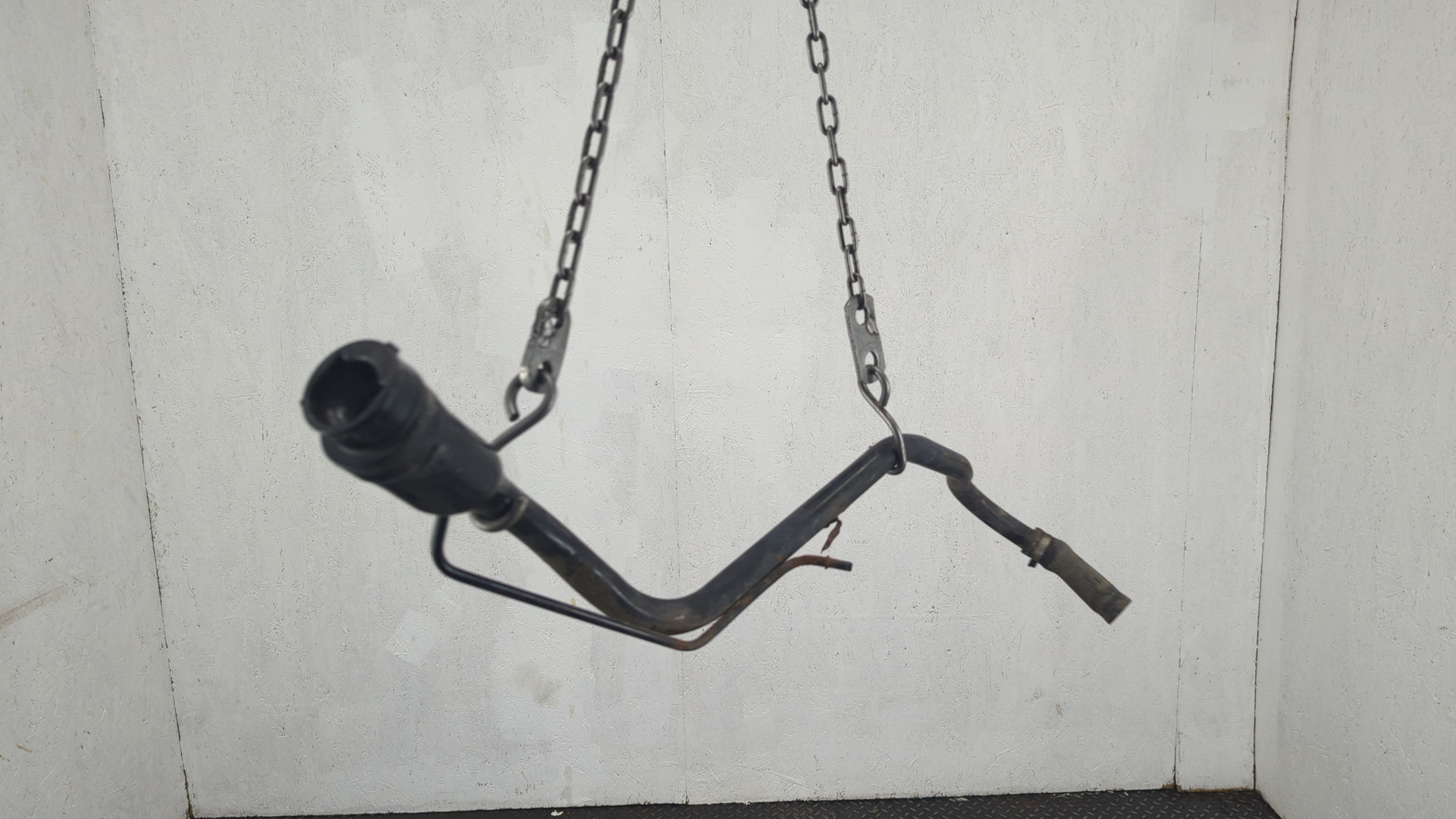 Горловина топливного бака