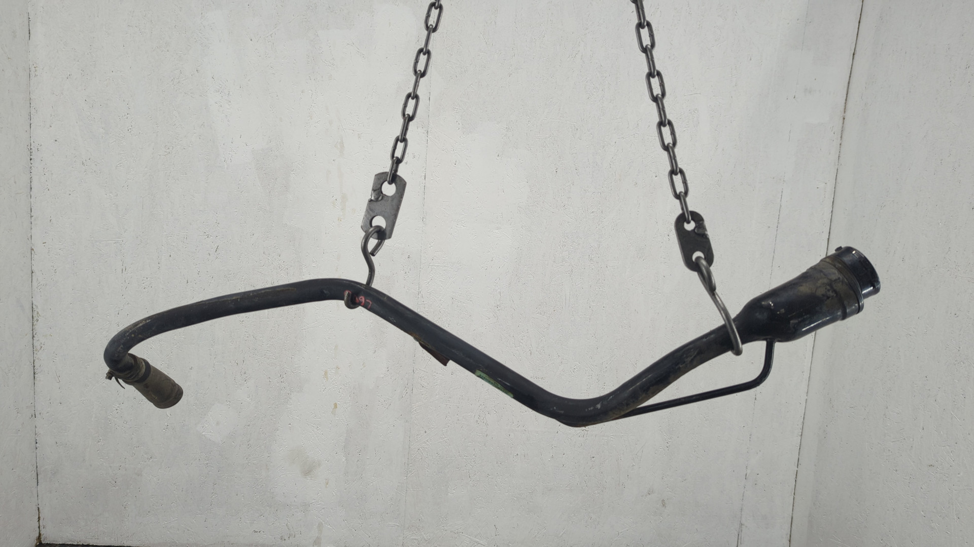 Горловина топливного бака