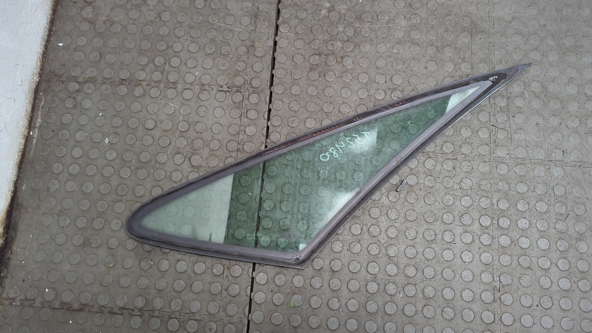 Стекло кузовное глухое правое