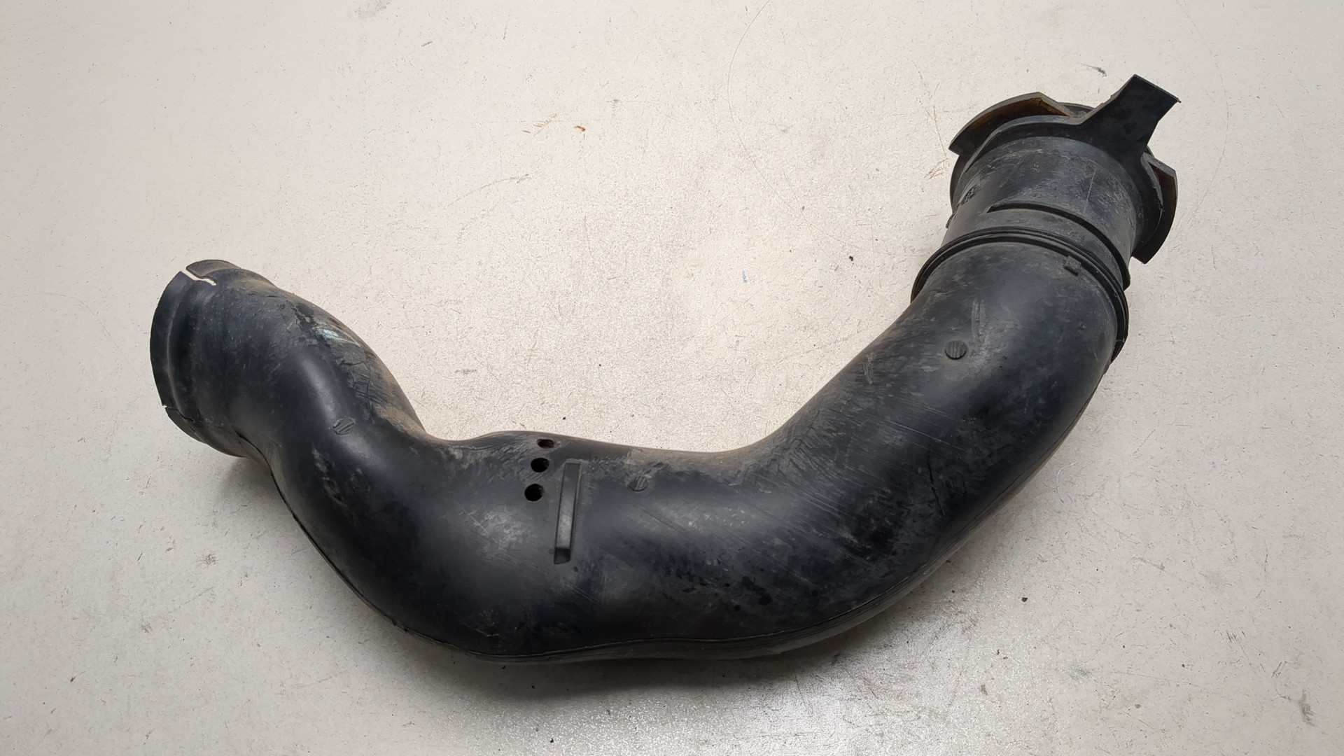 Патрубок воздушного фильтра