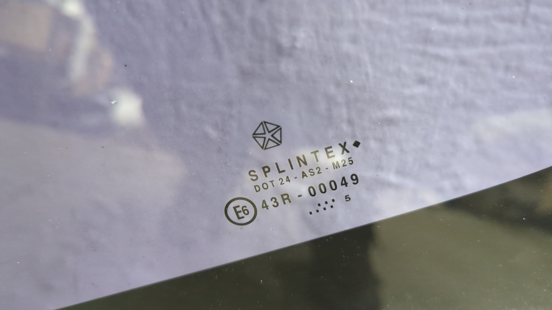 Стекло боковое