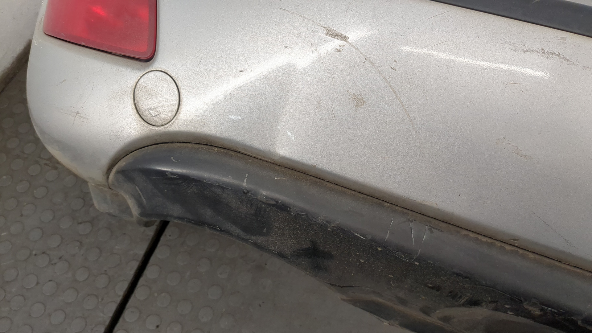 Бампер задний