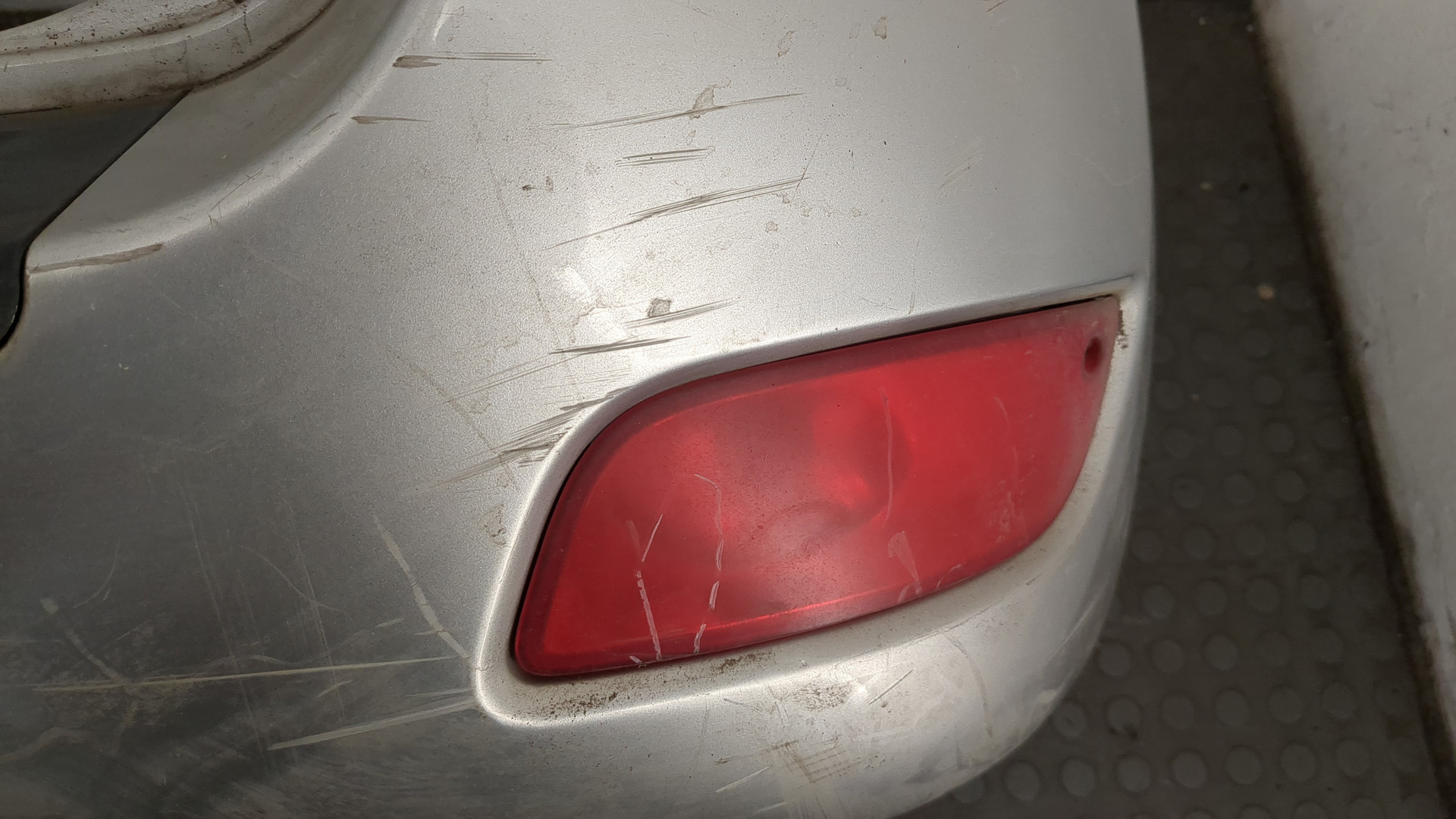 Бампер задний