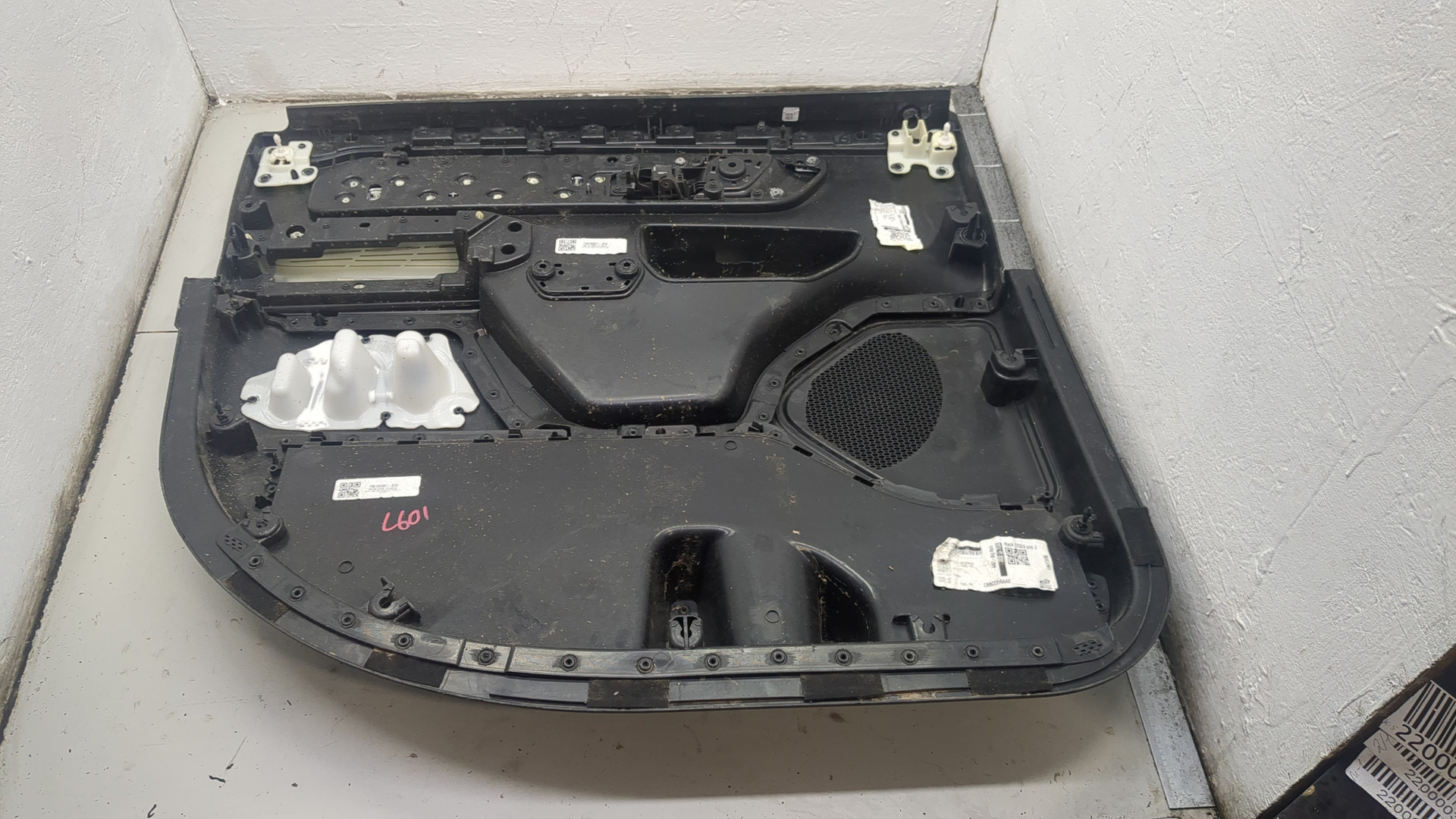 Обшивка двери задней правой