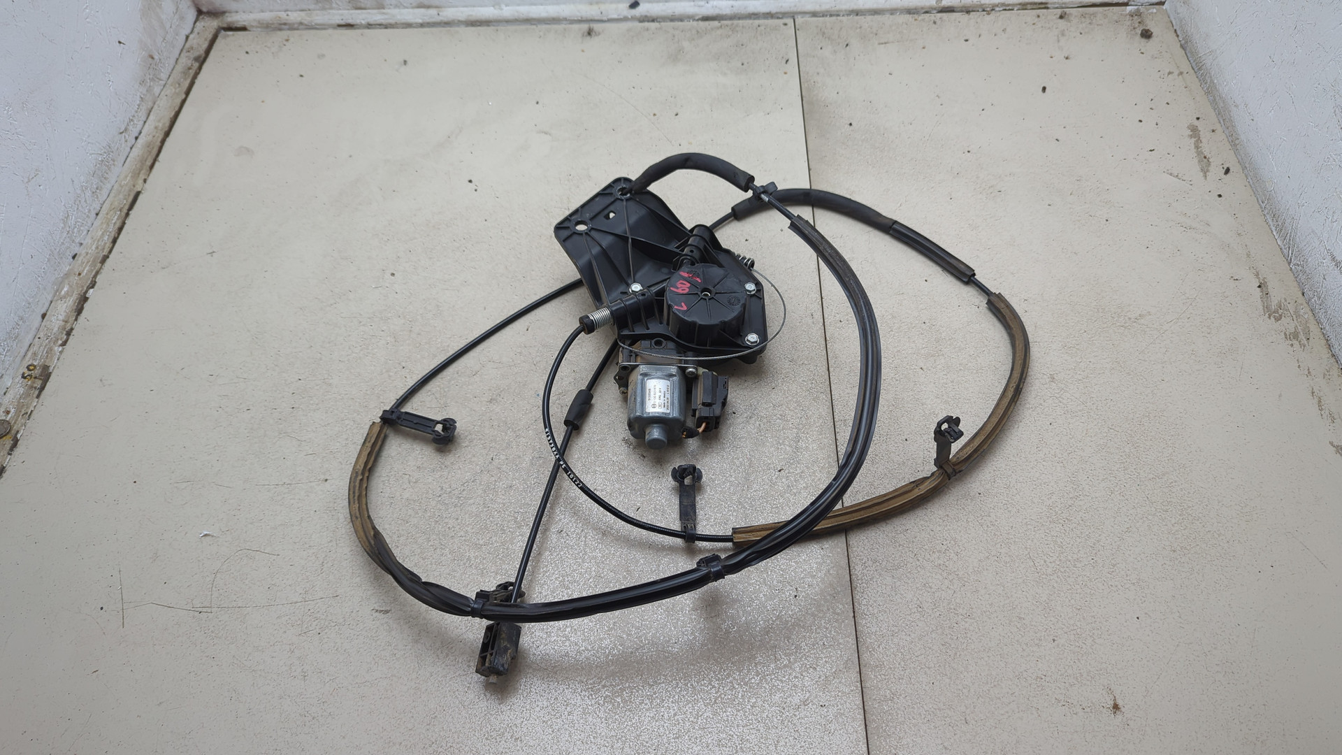 Моторчик стеклоподъемника