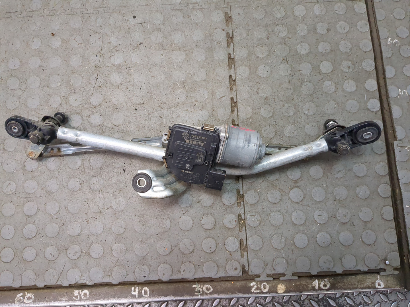 Трапеция стеклоочистителей