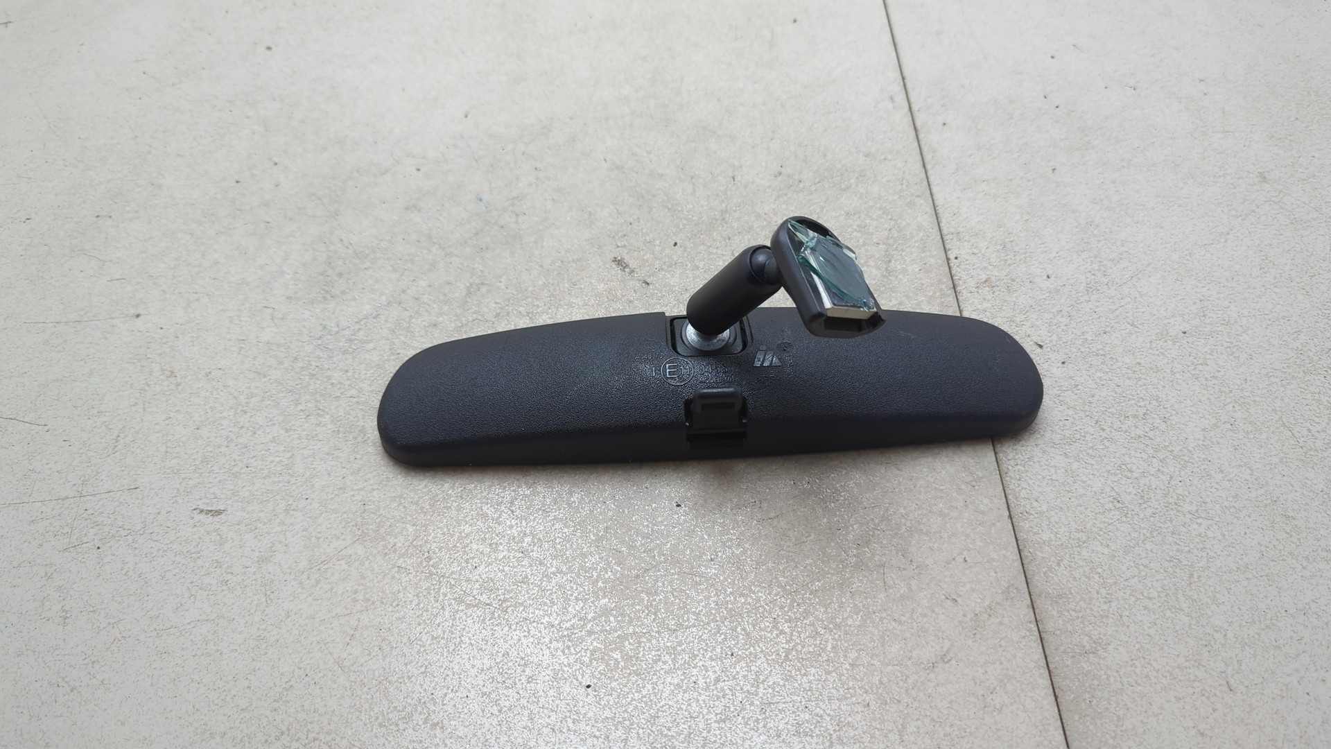 Зеркало заднего вида