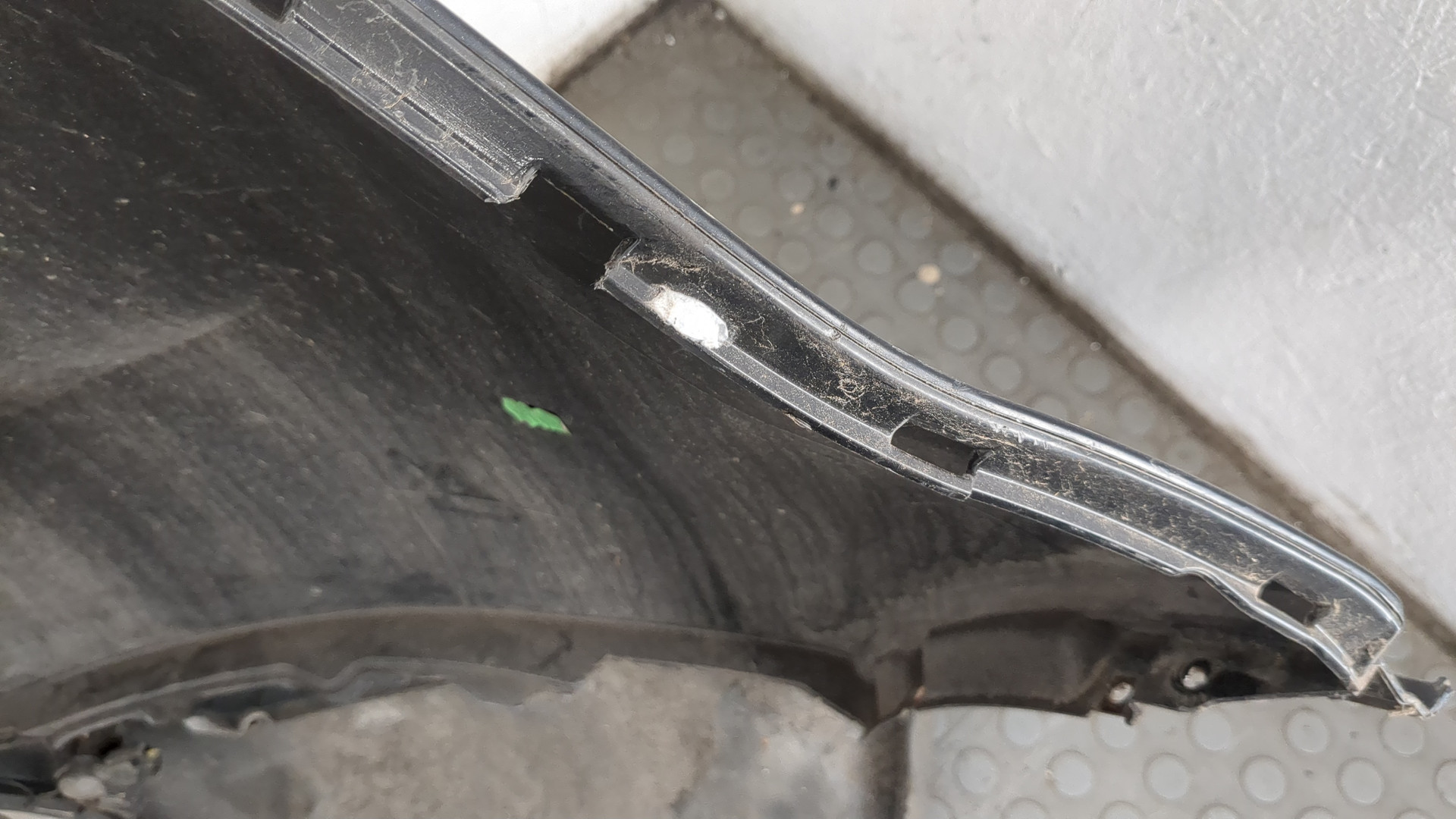 Бампер задний