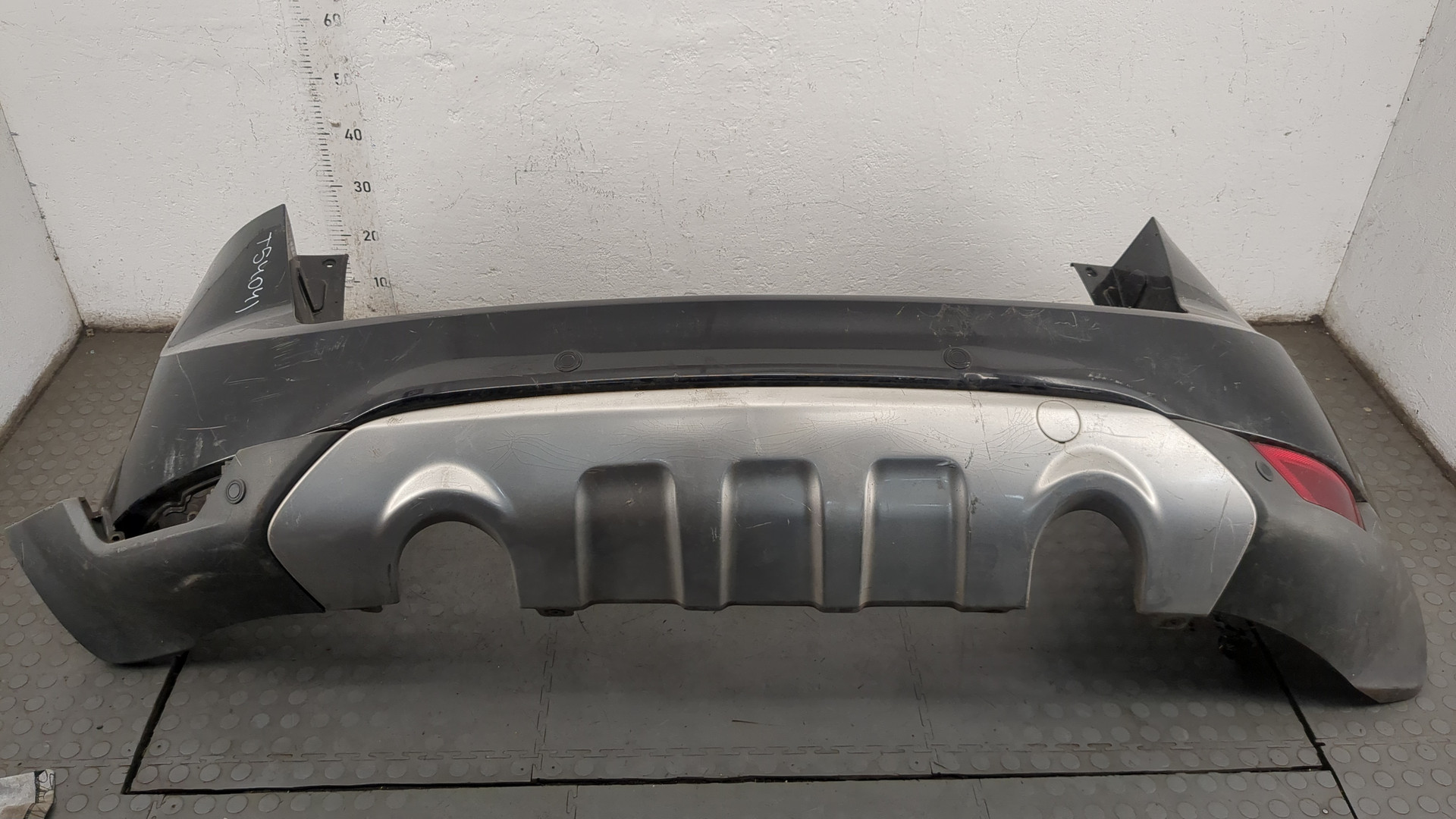 Бампер задний